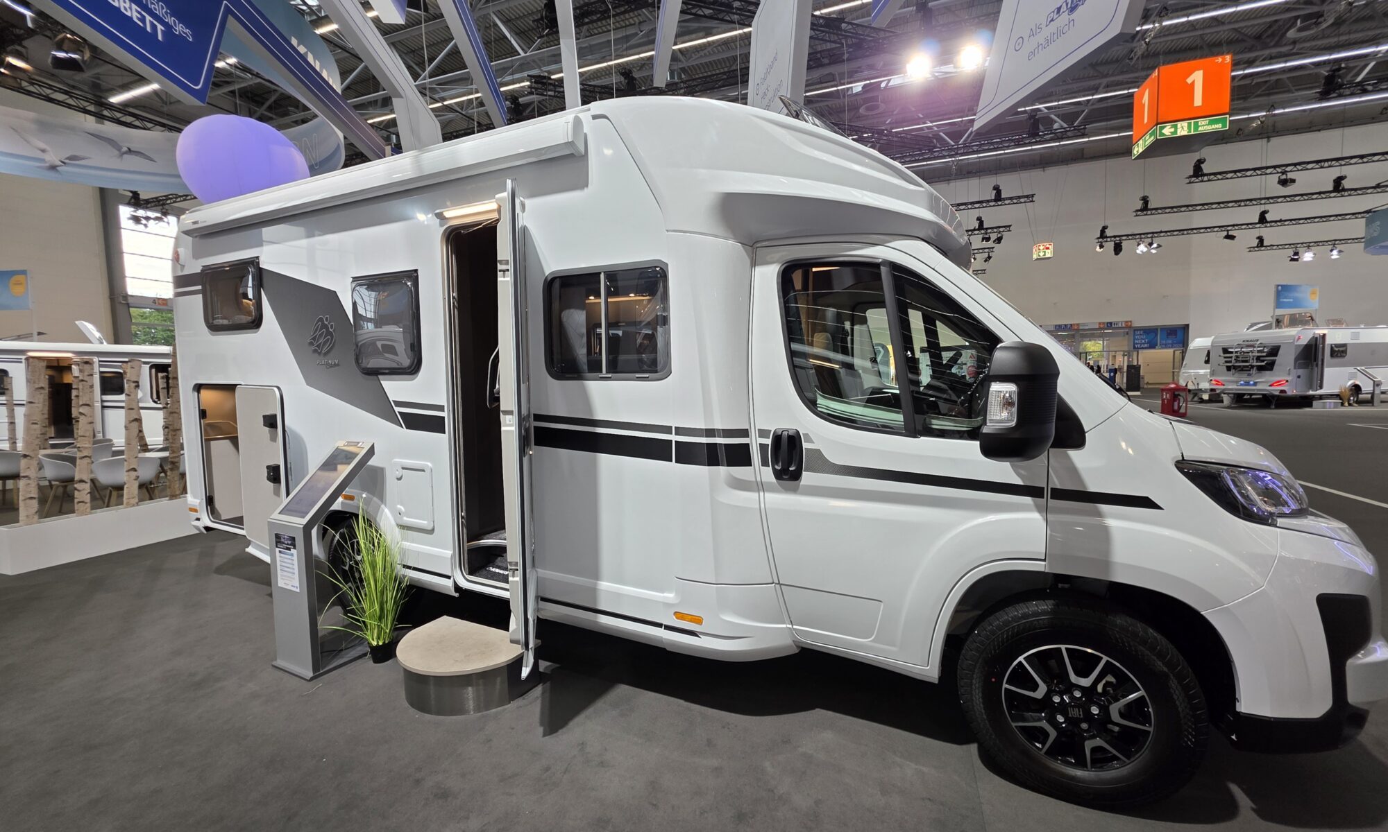 Knaus L!VE WAVE 650 MEG Platinum Selection PLATINUM - Black-Live