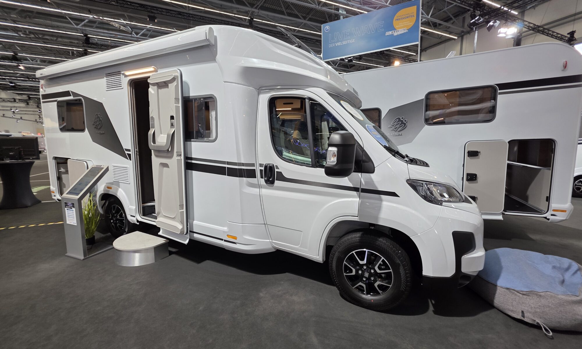 KNAUS L!VE WAVE 650 MF PLATINUM SELECTION