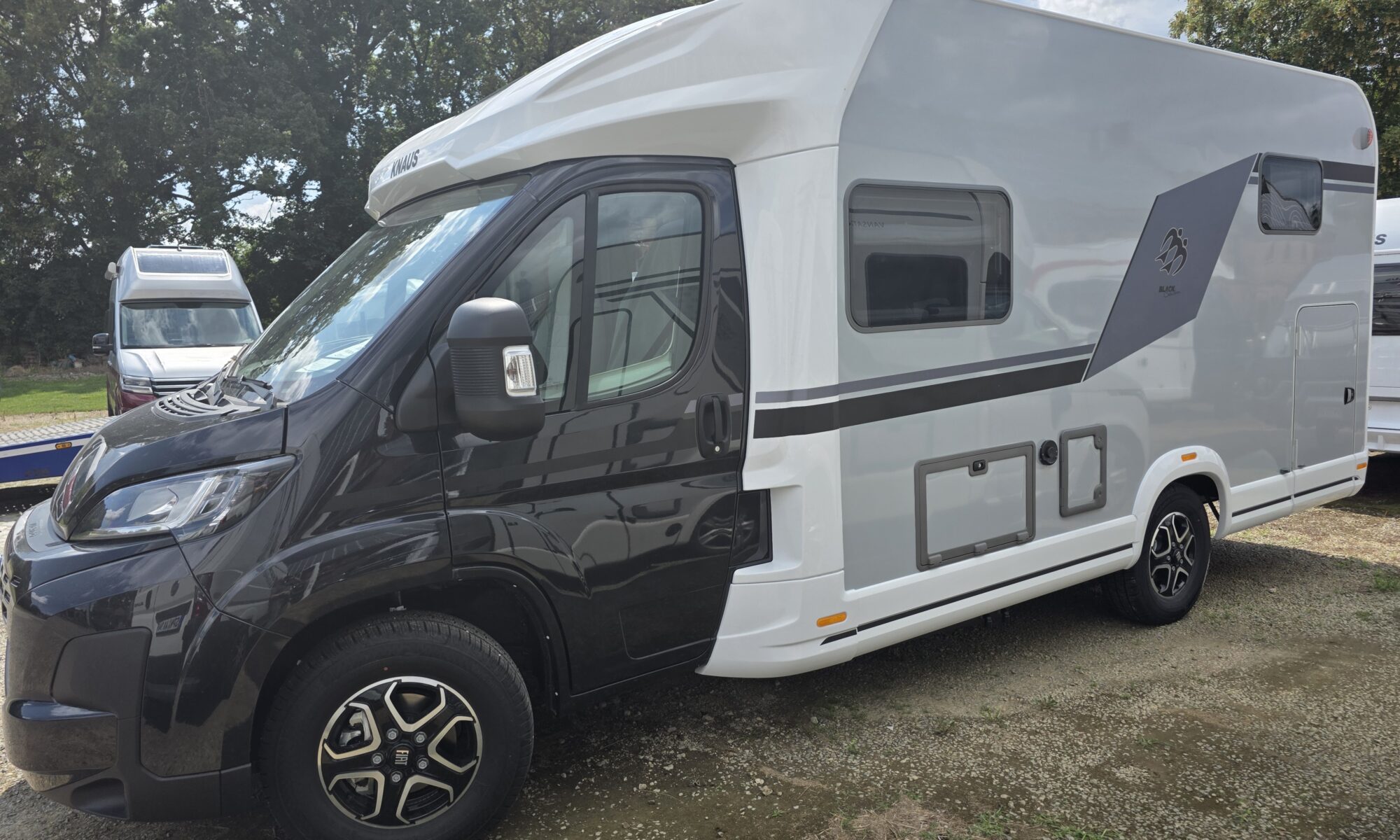 KNAUS L!VE WAVE 650 MEG BLACK SELECTION