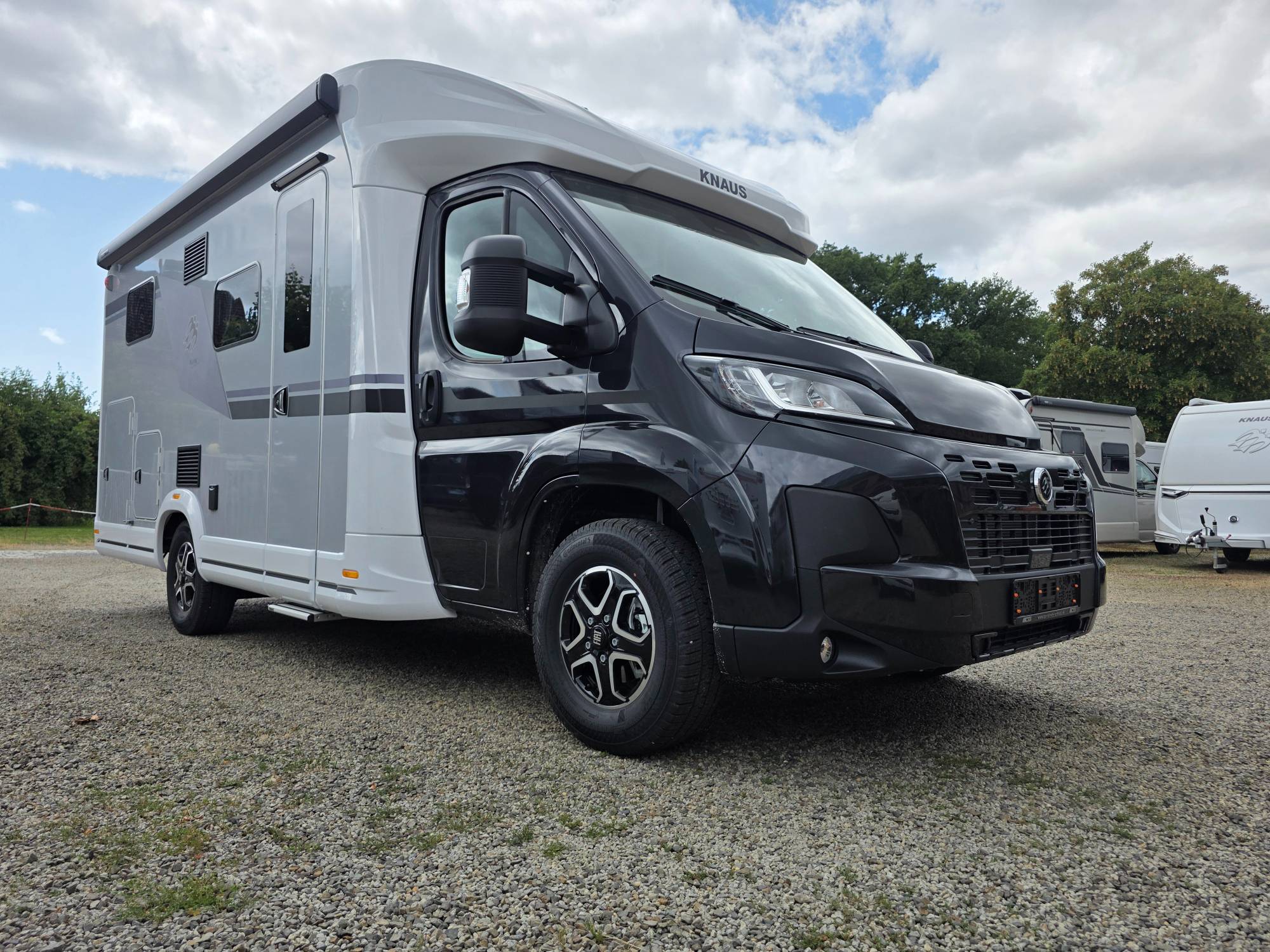 KNAUS L!VE WAVE 650 MEG BLACK SELECTION