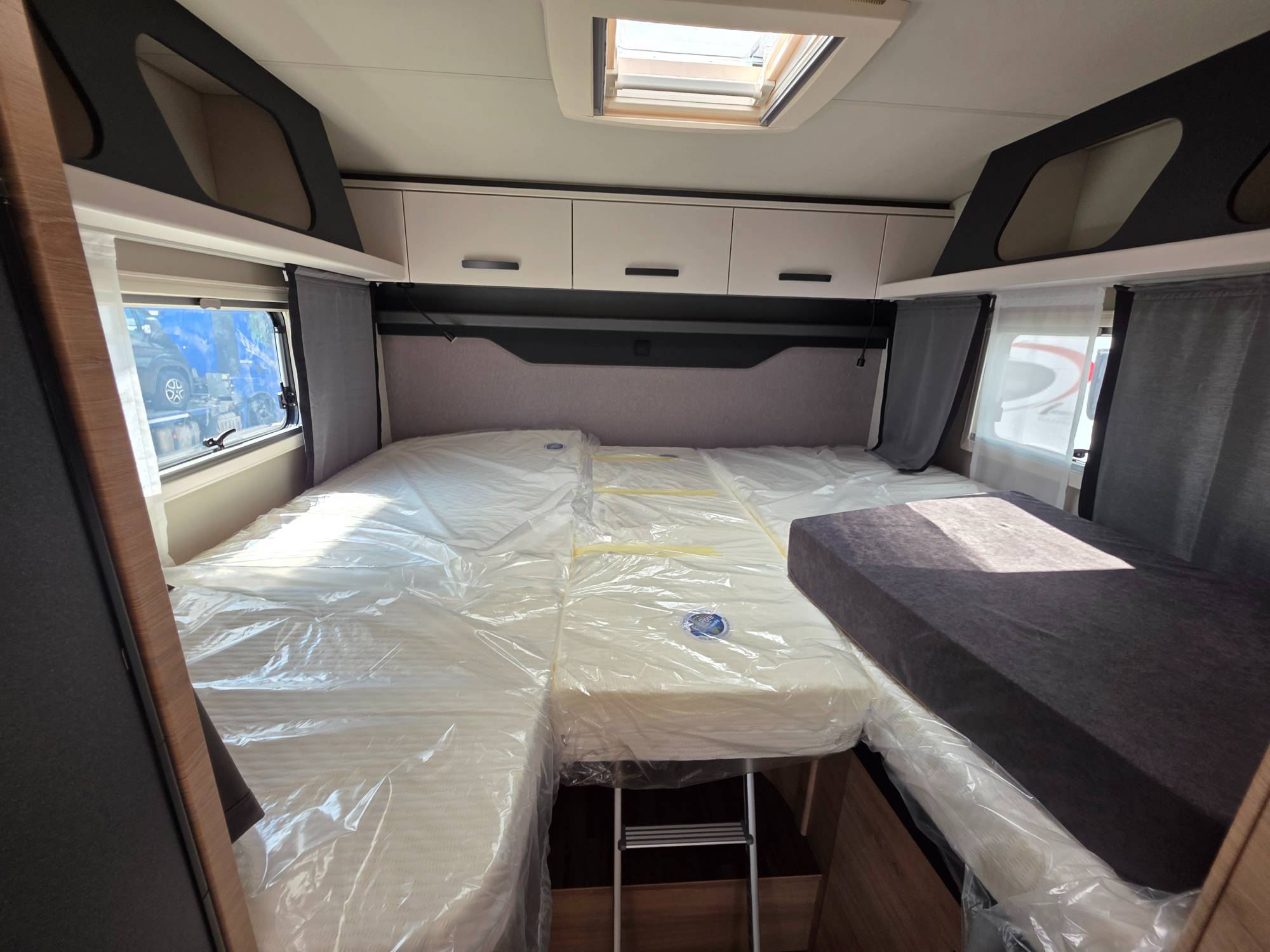 KNAUS L!VE WAVE 650 MEG BLACK SELECTION