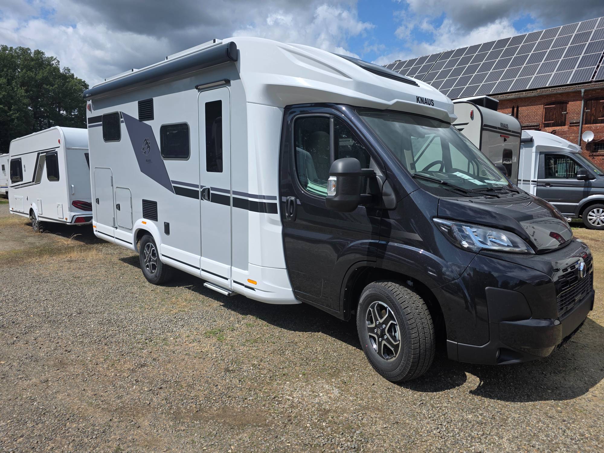 KNAUS L!VE WAVE 650 MEG BLACK SELECTION