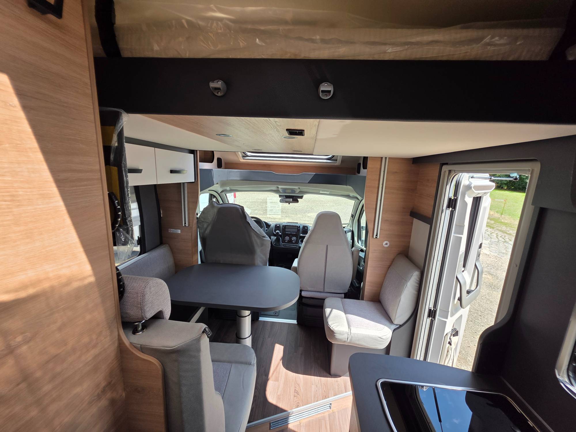KNAUS L!VE WAVE 650 MEG BLACK SELECTION