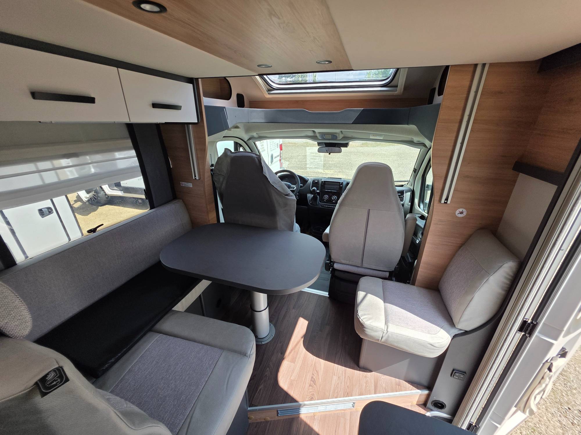 KNAUS L!VE WAVE 650 MEG BLACK SELECTION