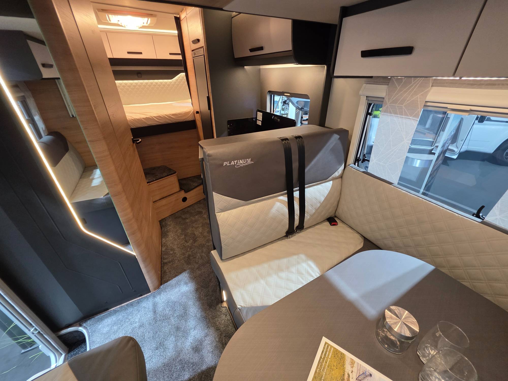 KNAUS L!VE WAVE 650 MEG PLATINUM SELECTION