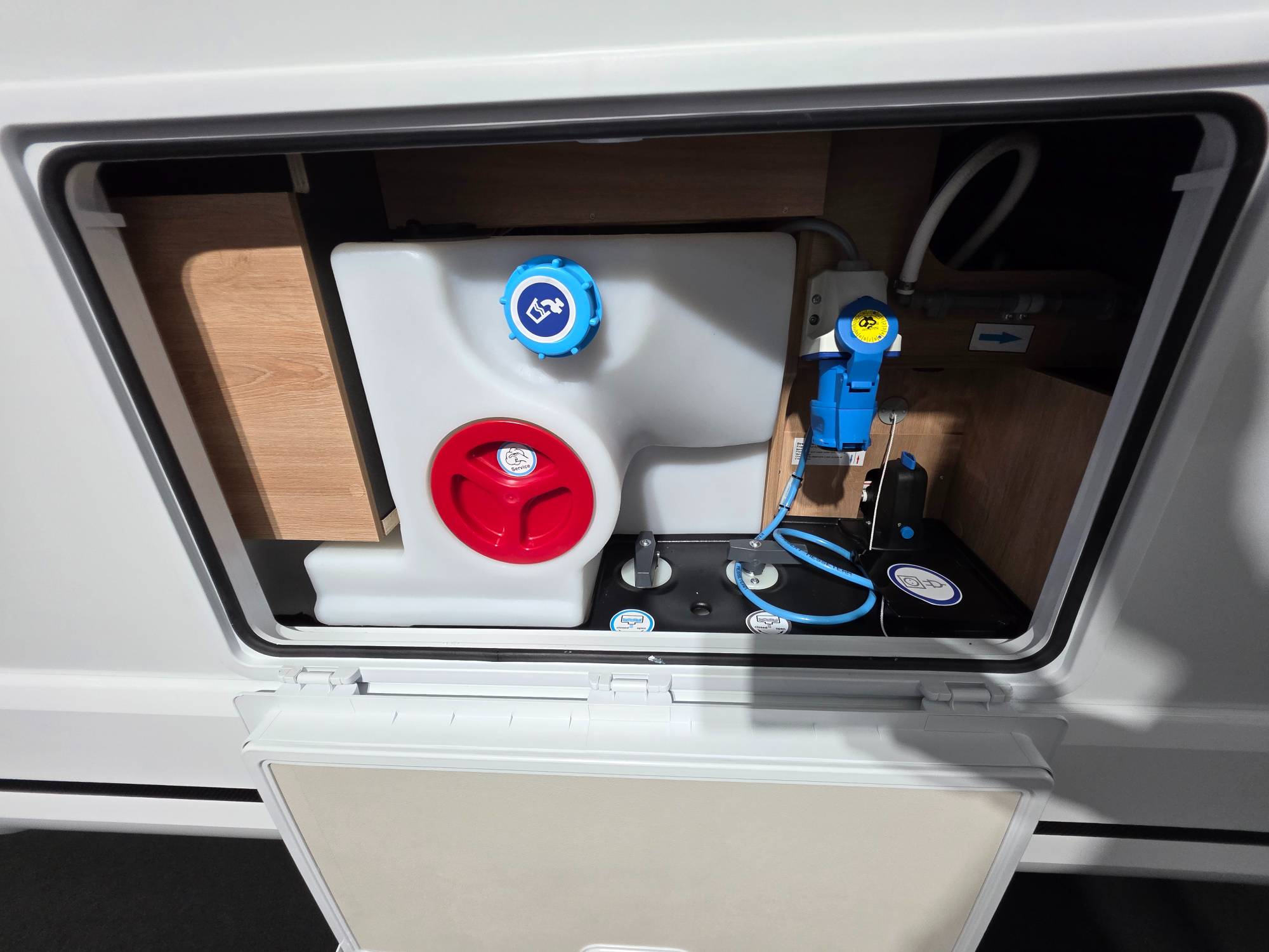 KNAUS L!VE WAVE 650 MEG PLATINUM SELECTION