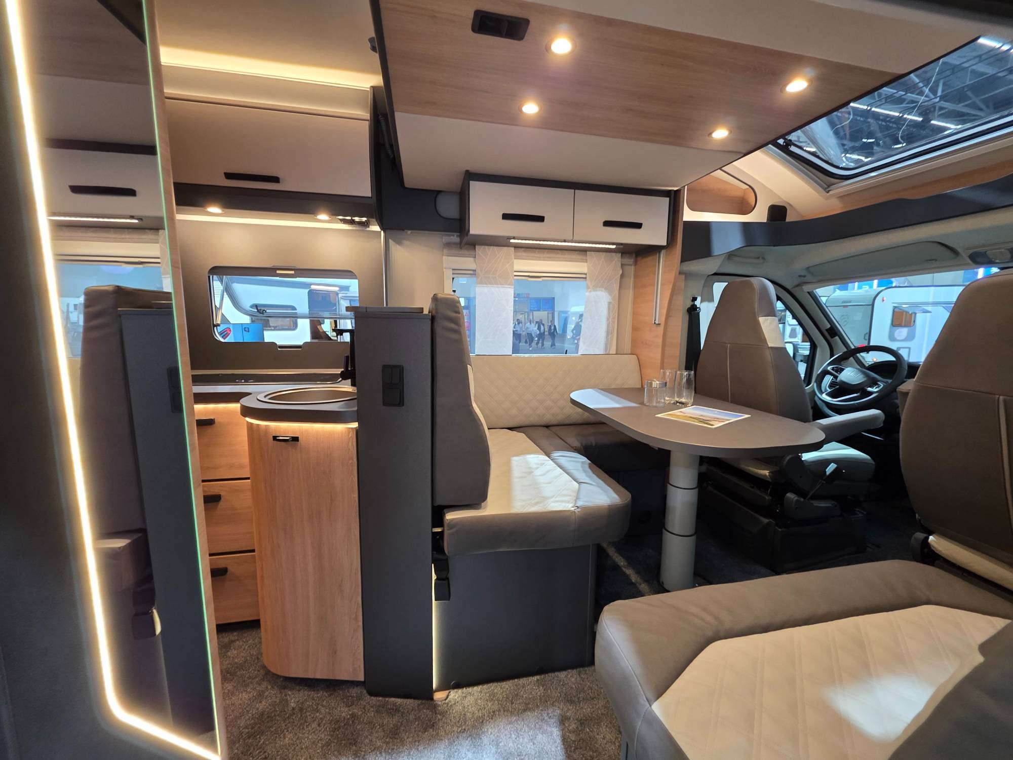 KNAUS L!VE WAVE 650 MEG PLATINUM SELECTION