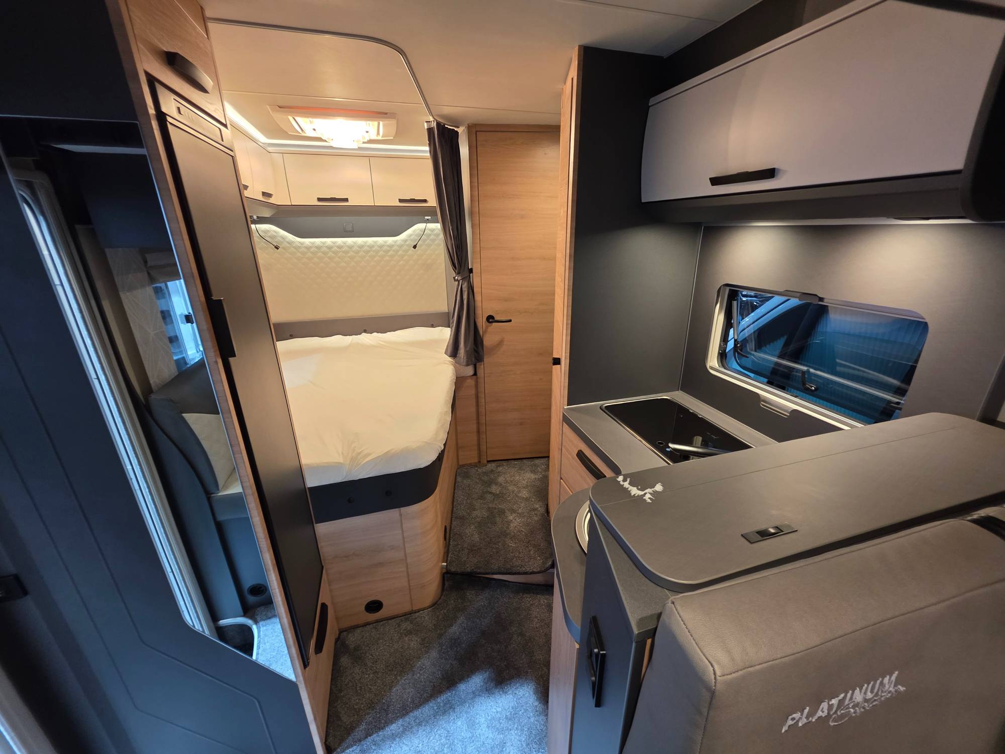 KNAUS L!VE WAVE 650 MF PLATINUM SELECTION