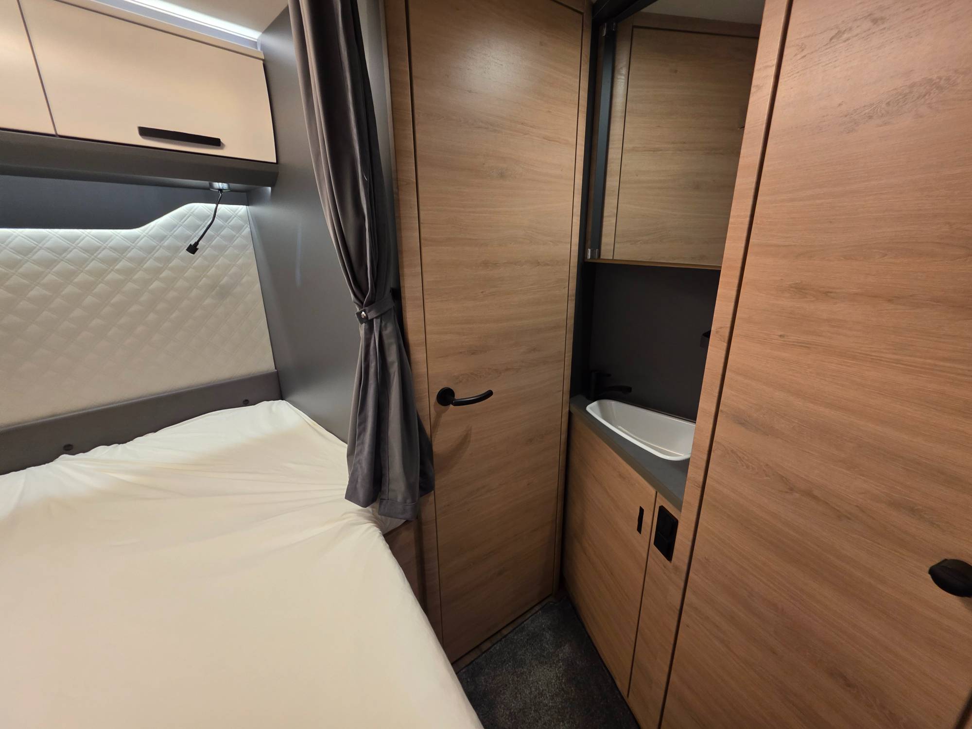 KNAUS L!VE WAVE 650 MF PLATINUM SELECTION
