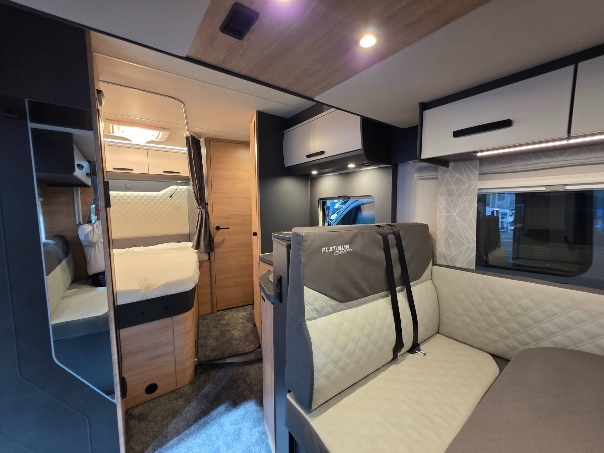 KNAUS L!VE WAVE 650 MF PLATINUM SELECTION