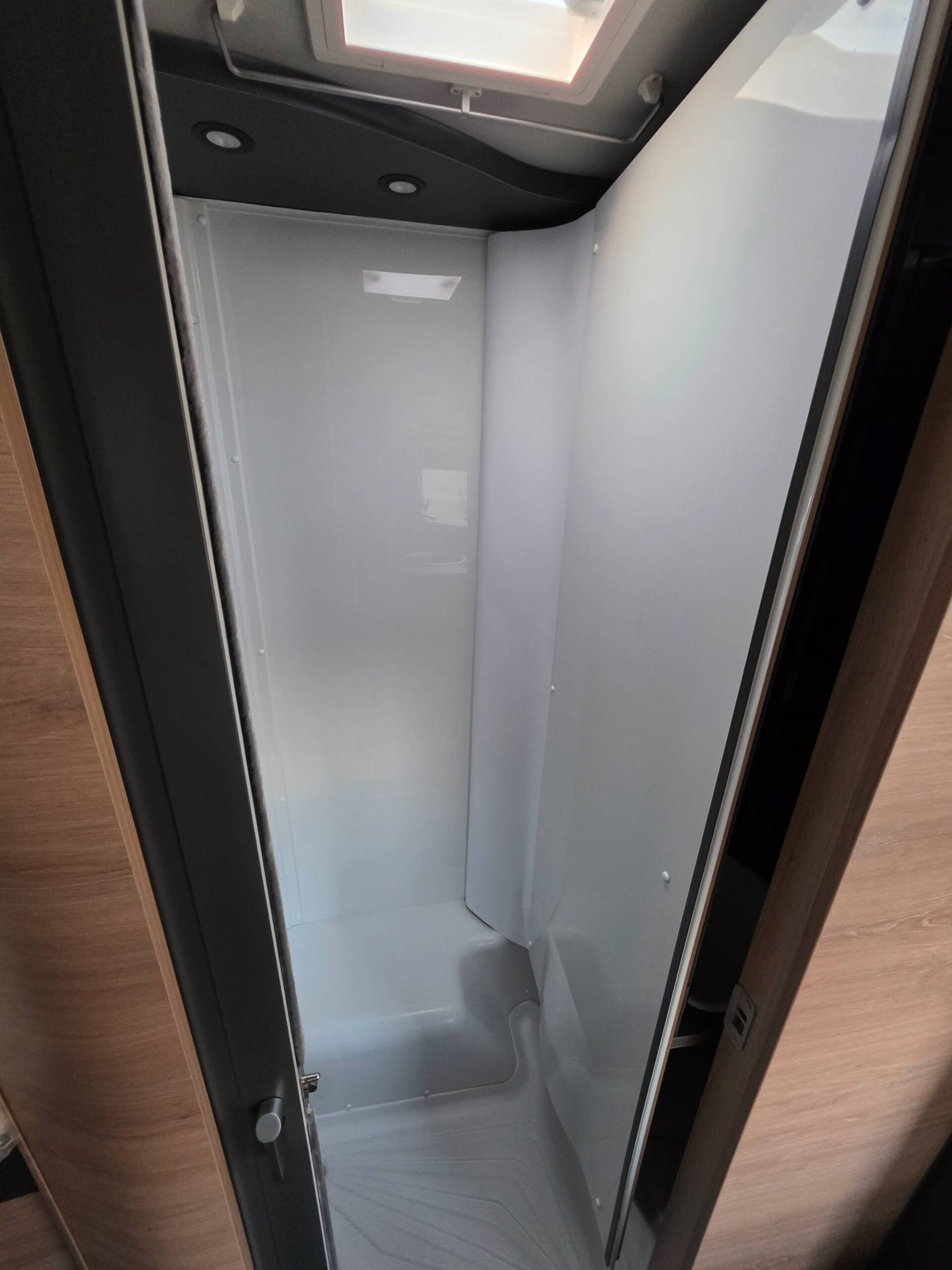 KNAUS L!VE TI 650 MEG PLATINUM SELECTION