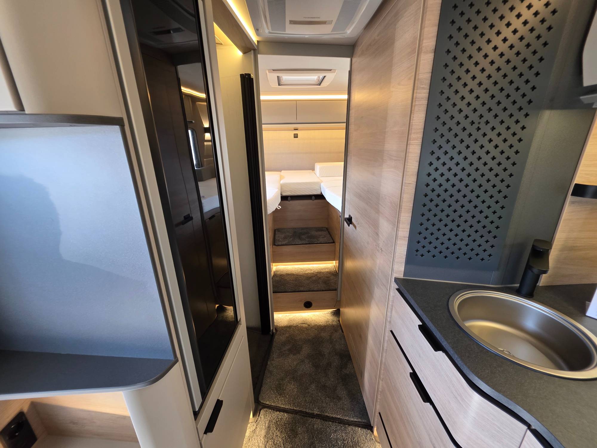 KNAUS SKY TI VW 700 DEG