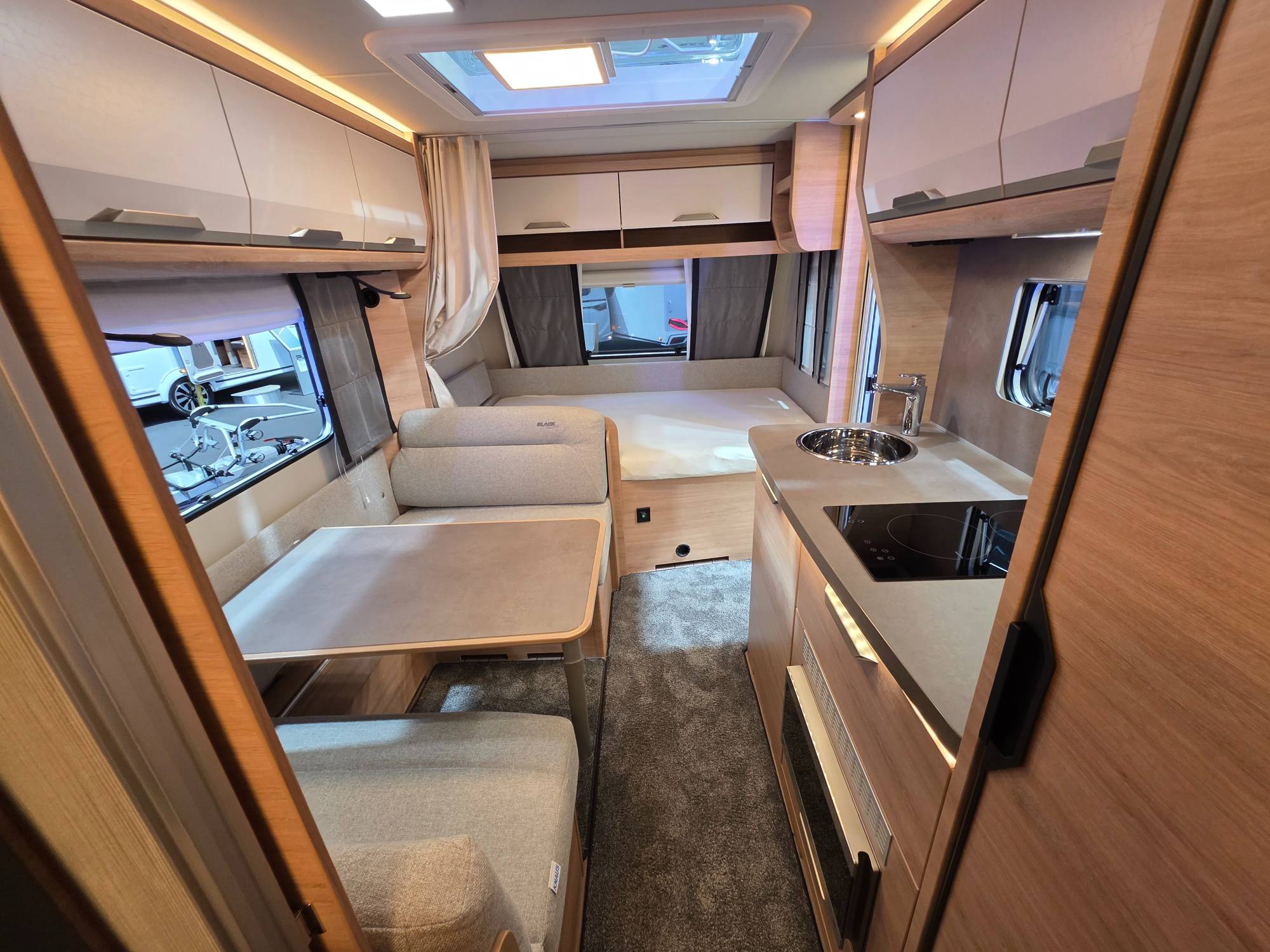 KNAUS SÜDWIND 500 QDK BLACK SELECTION