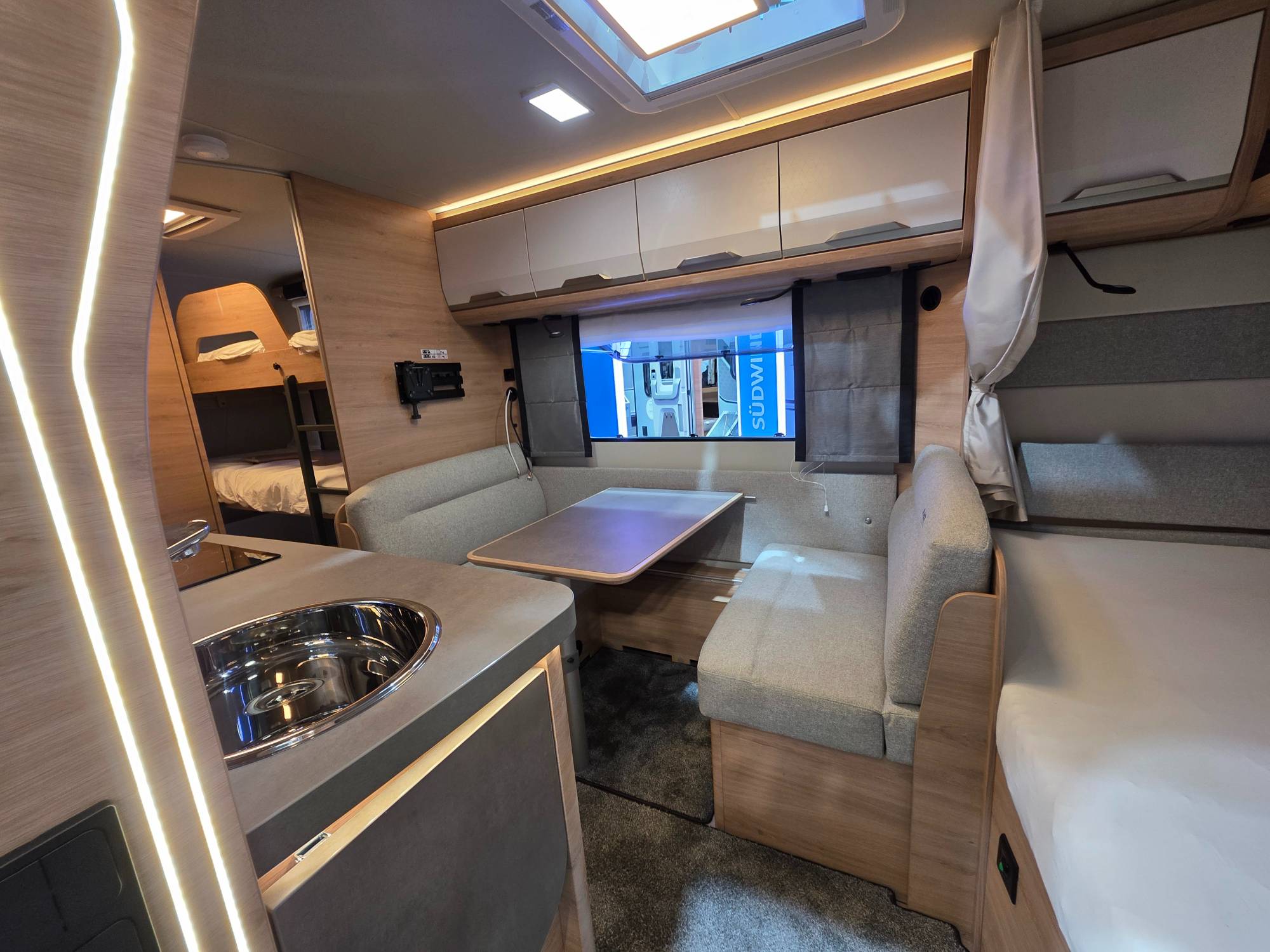 KNAUS SÜDWIND 500 QDK BLACK SELECTION