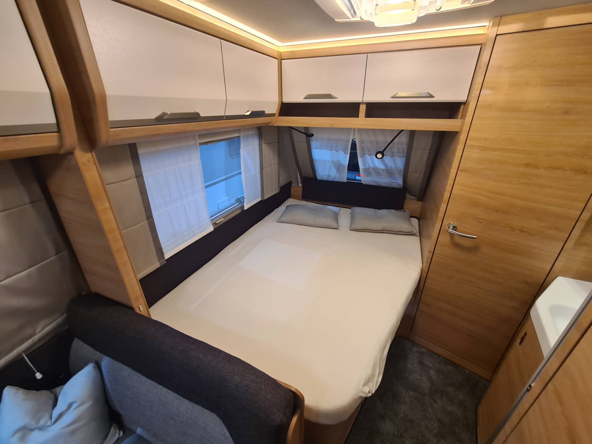 KNAUS SÜDWIND 540 FDK BLACK SELECTION