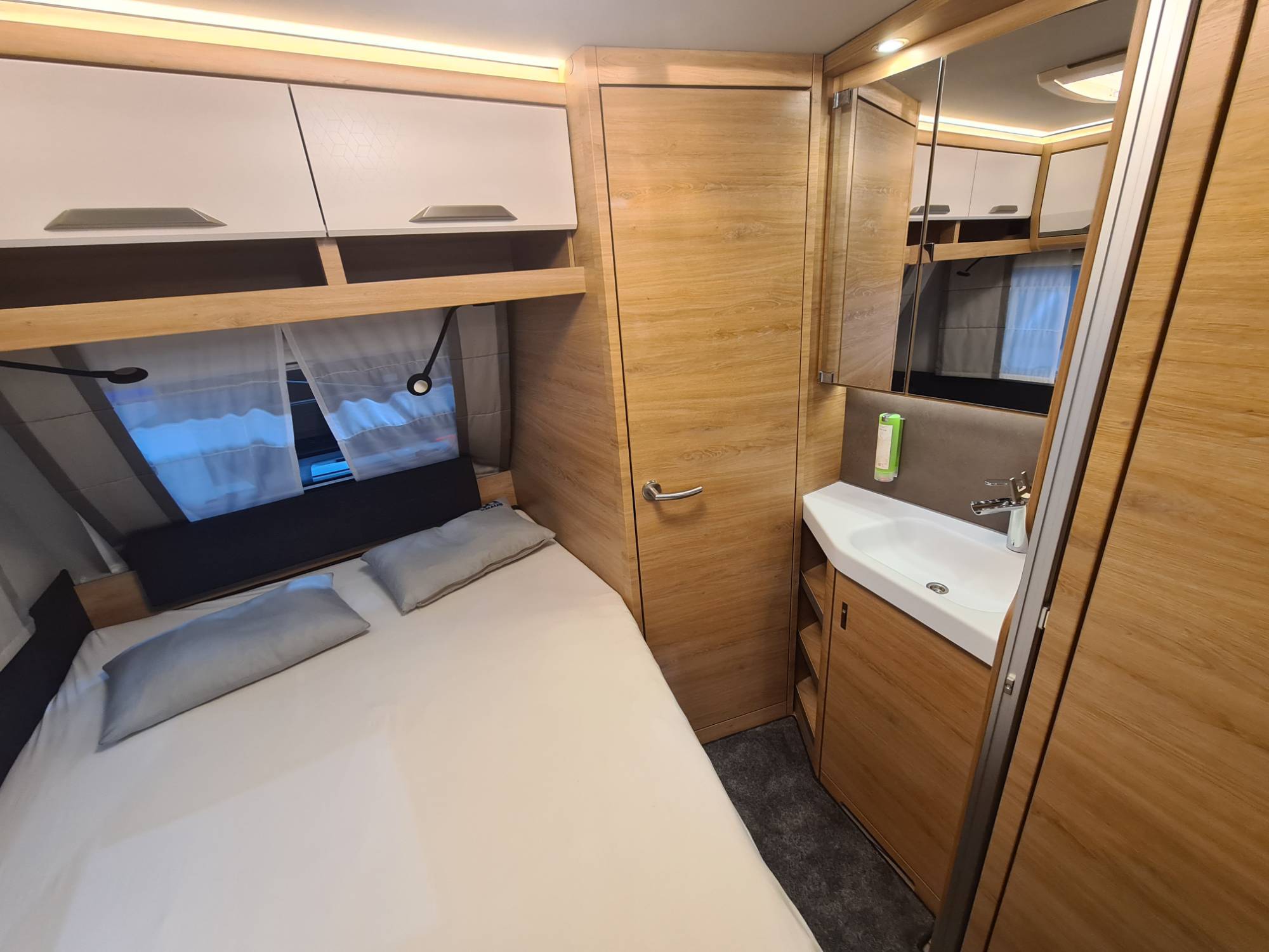 KNAUS SÜDWIND 540 FDK BLACK SELECTION