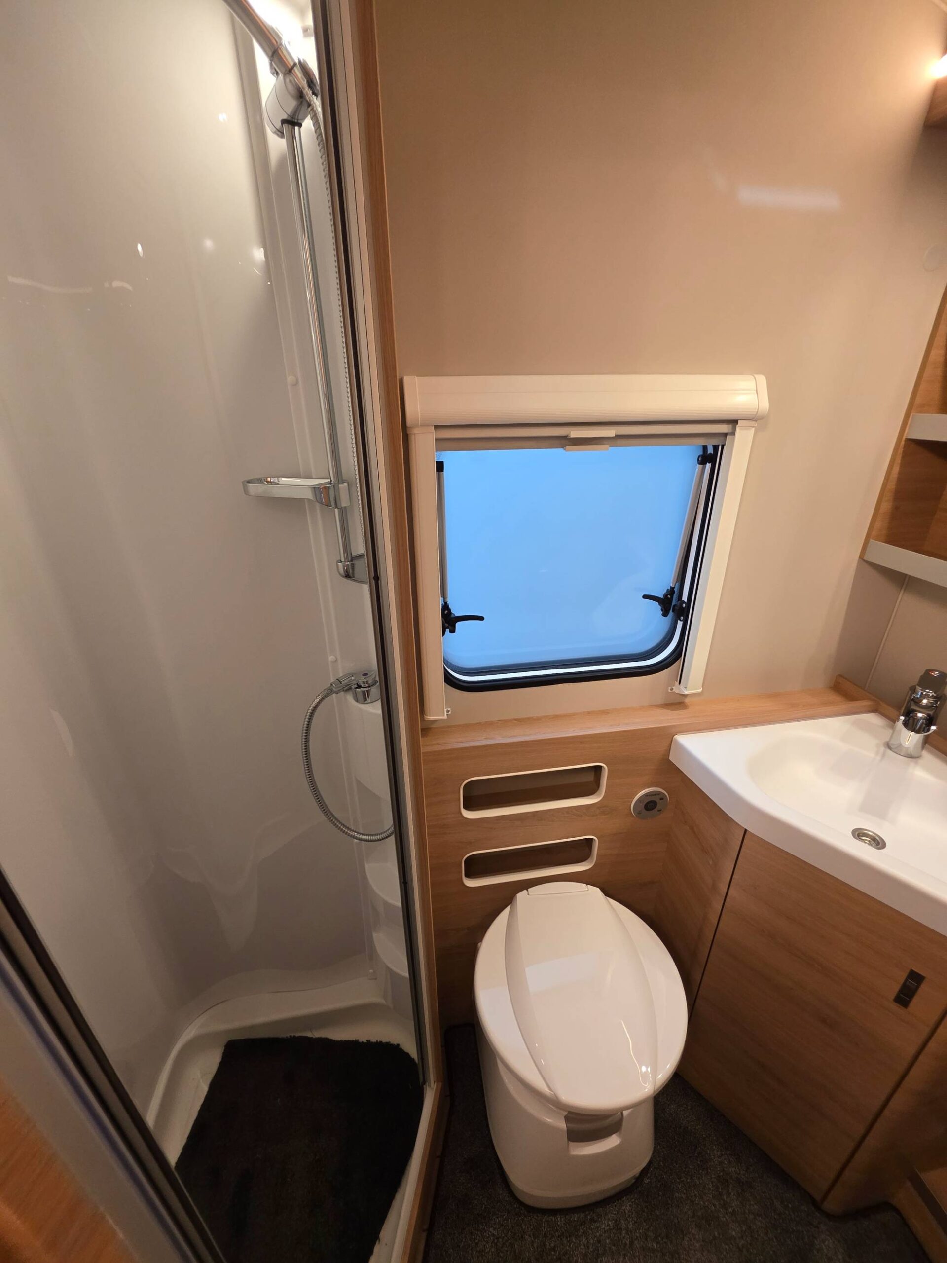 KNAUS SÜDWIND 580 QS BLACK SELECTION