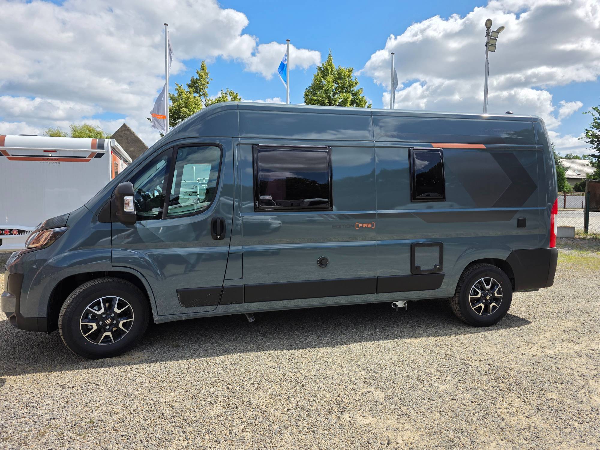 Weinsberg CaraBus GREY 600 MQ EDITION FIRE