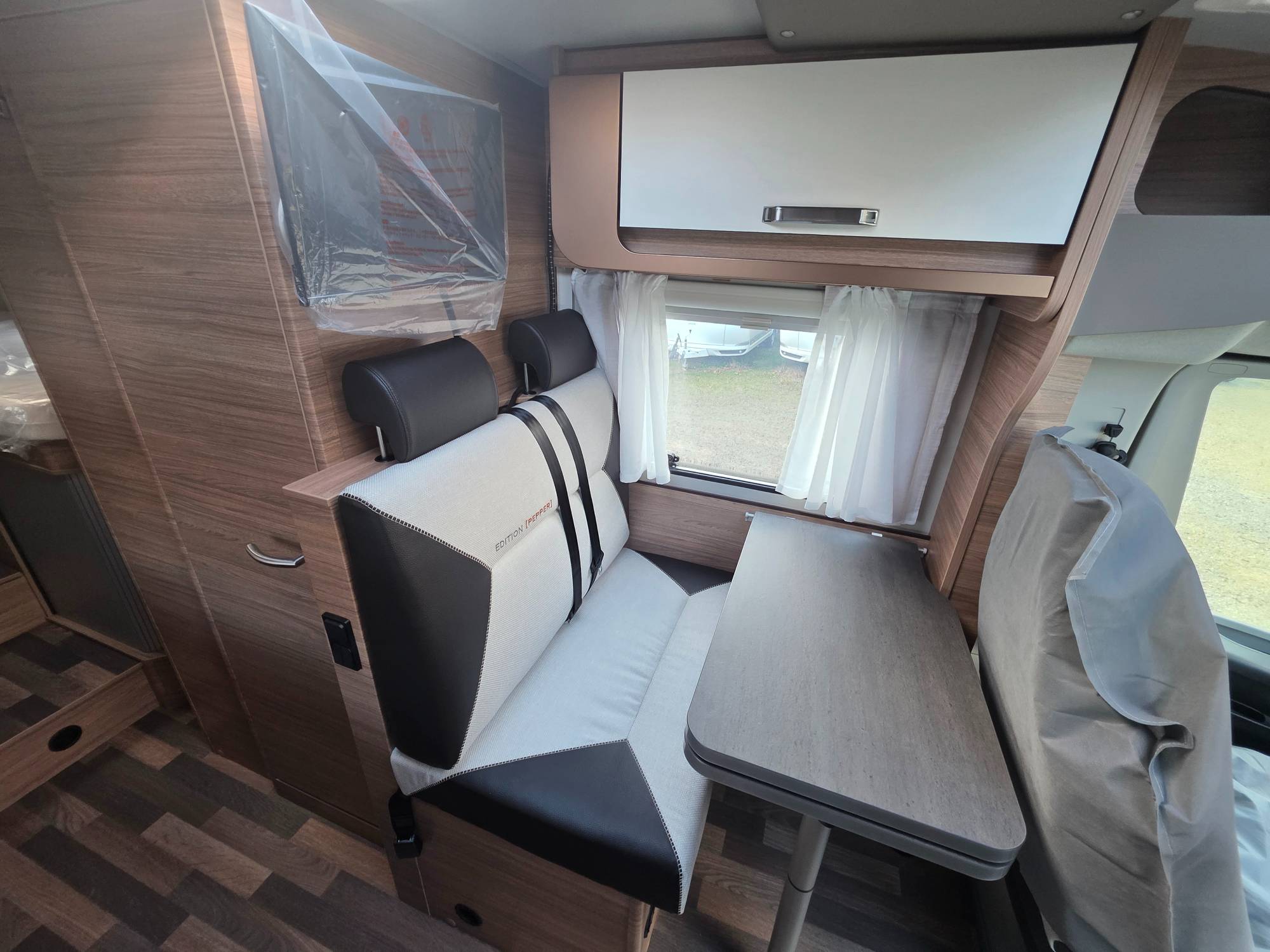 Weinsberg CaraCompact 600 MEG EDITION [PEPPER]