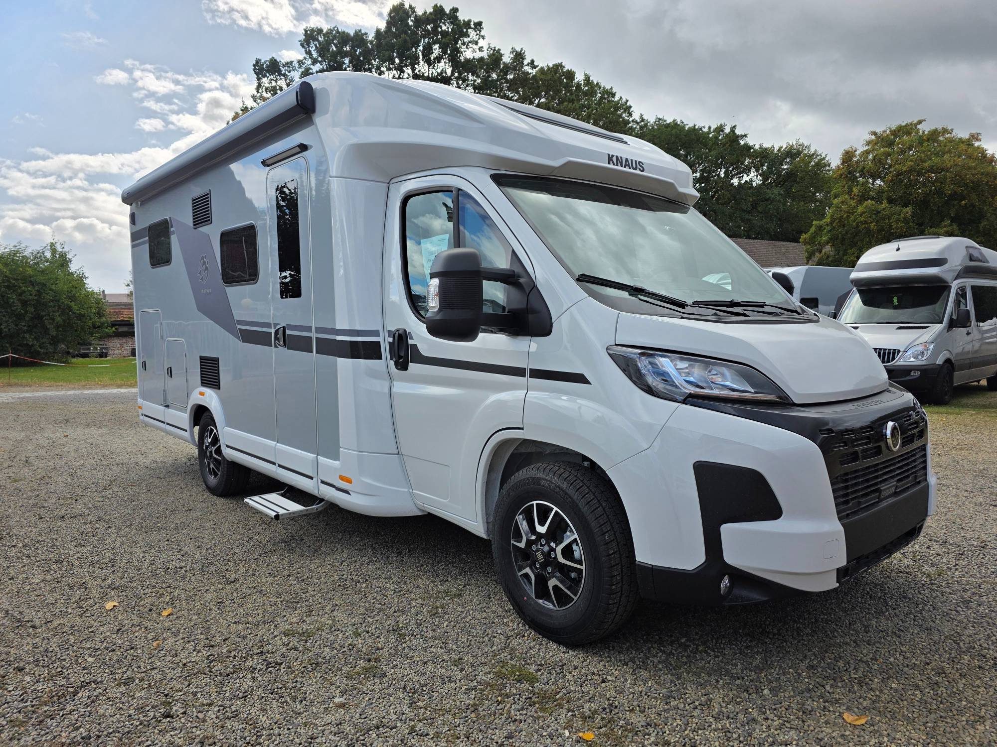 KNAUS L!VE WAVE 650 MEG PLATINUM SELECTION