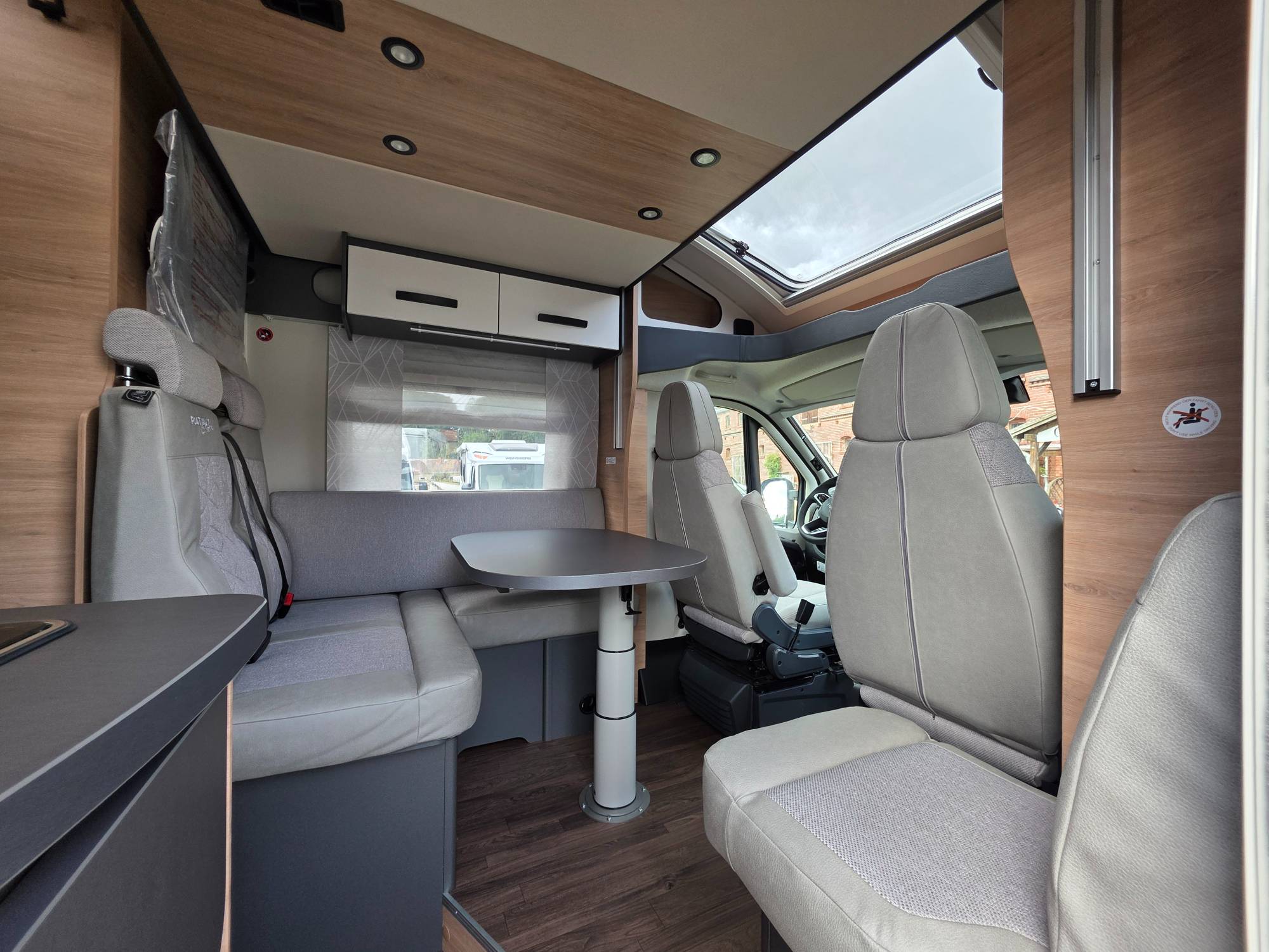 KNAUS L!VE WAVE 650 MEG PLATINUM SELECTION