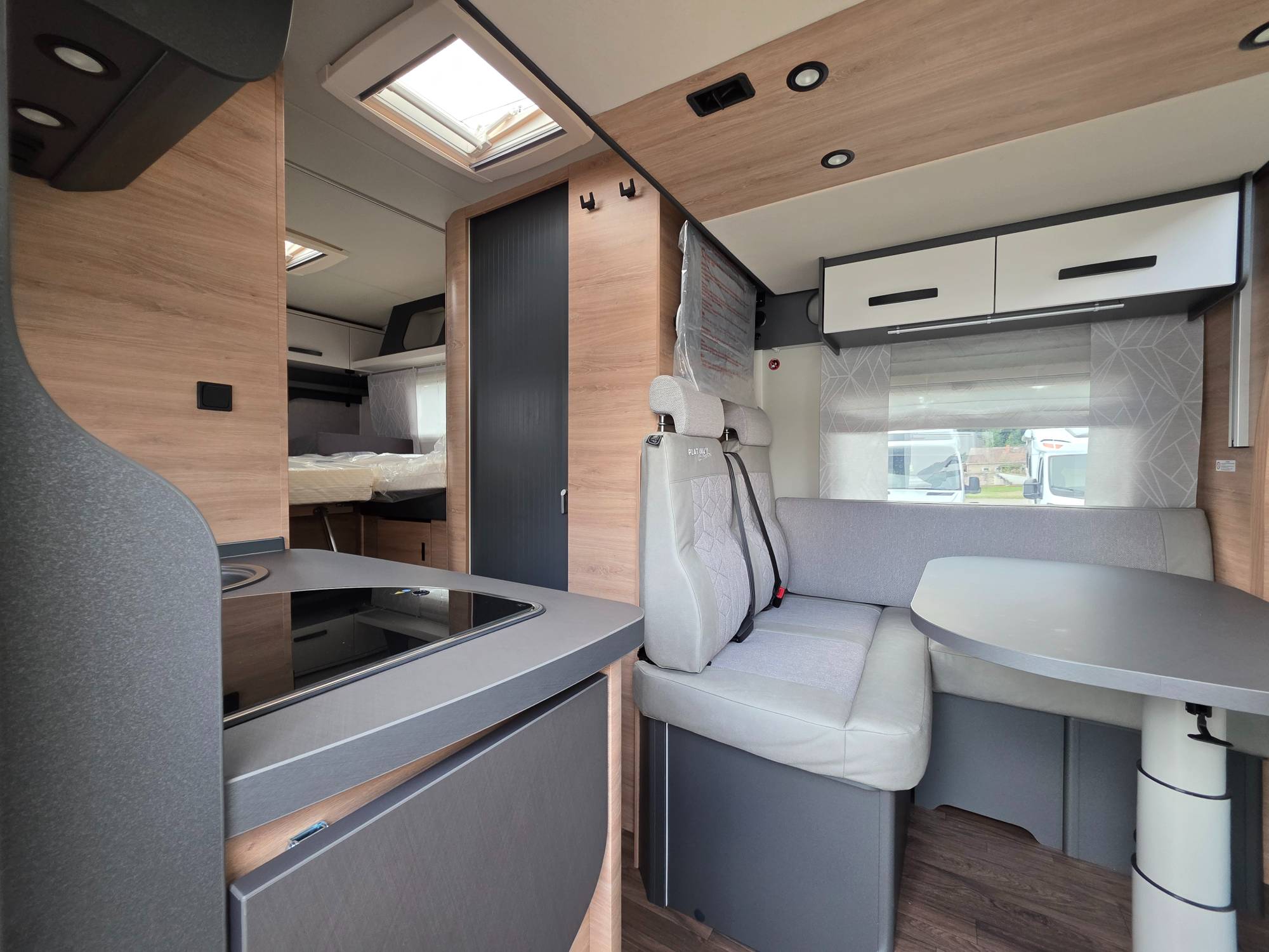 KNAUS L!VE WAVE 650 MEG PLATINUM SELECTION
