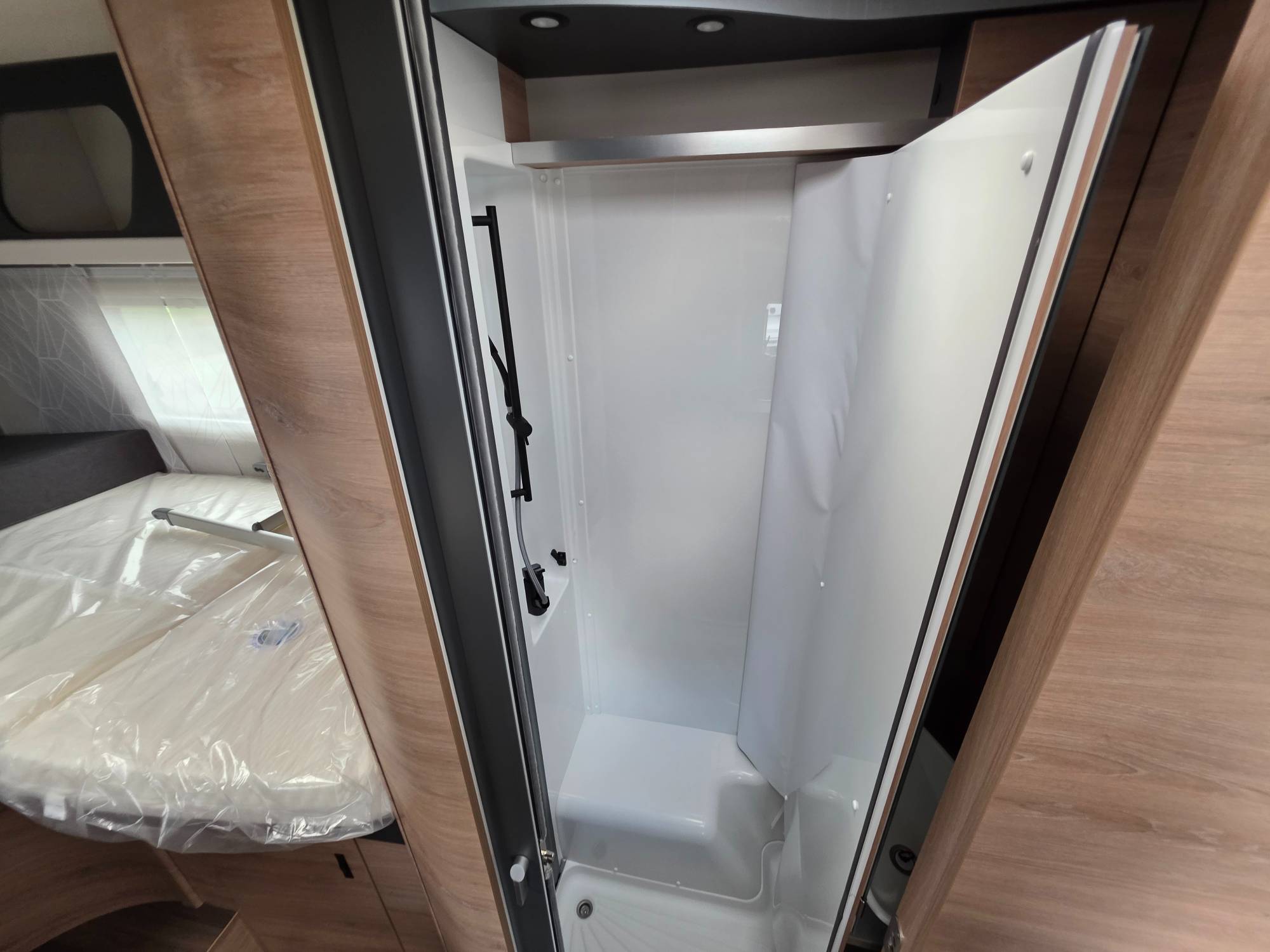 KNAUS L!VE WAVE 650 MEG PLATINUM SELECTION