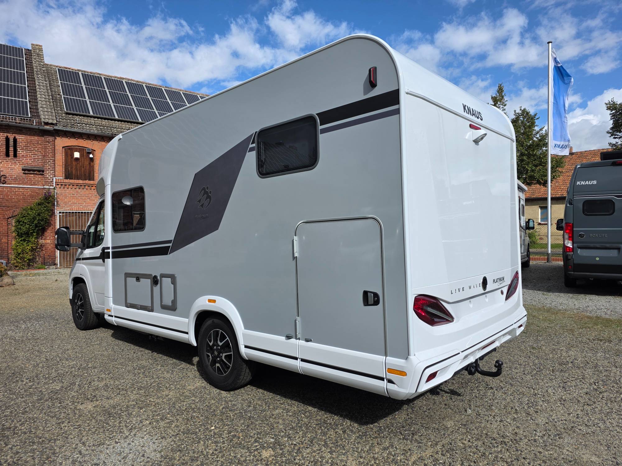 KNAUS L!VE WAVE 650 MEG PLATINUM SELECTION
