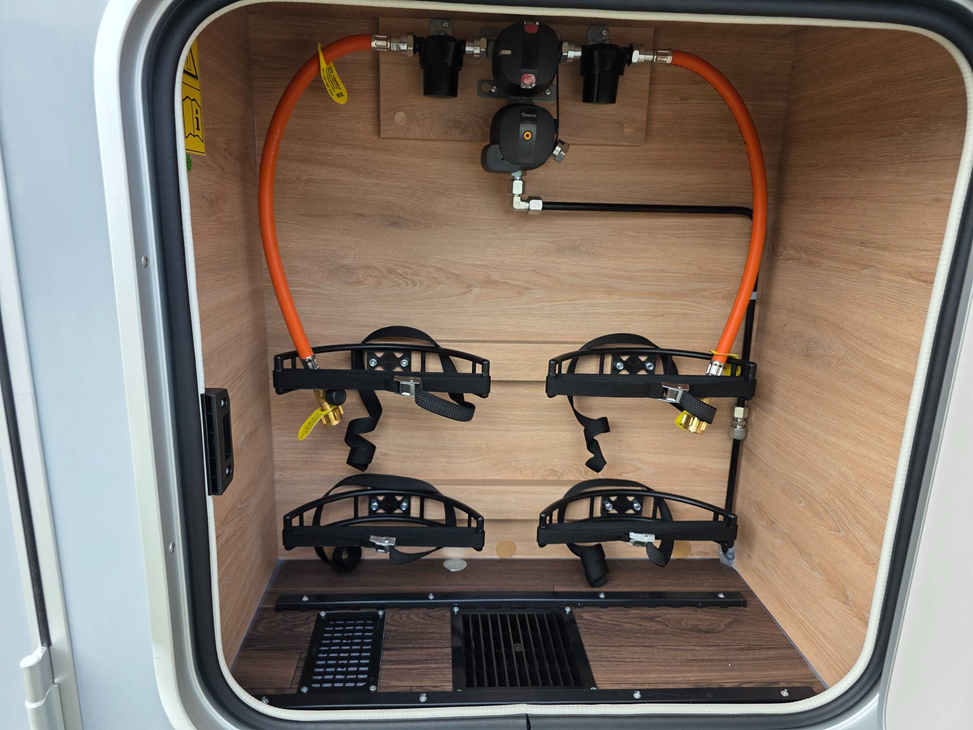 KNAUS L!VE WAVE 650 MEG PLATINUM SELECTION