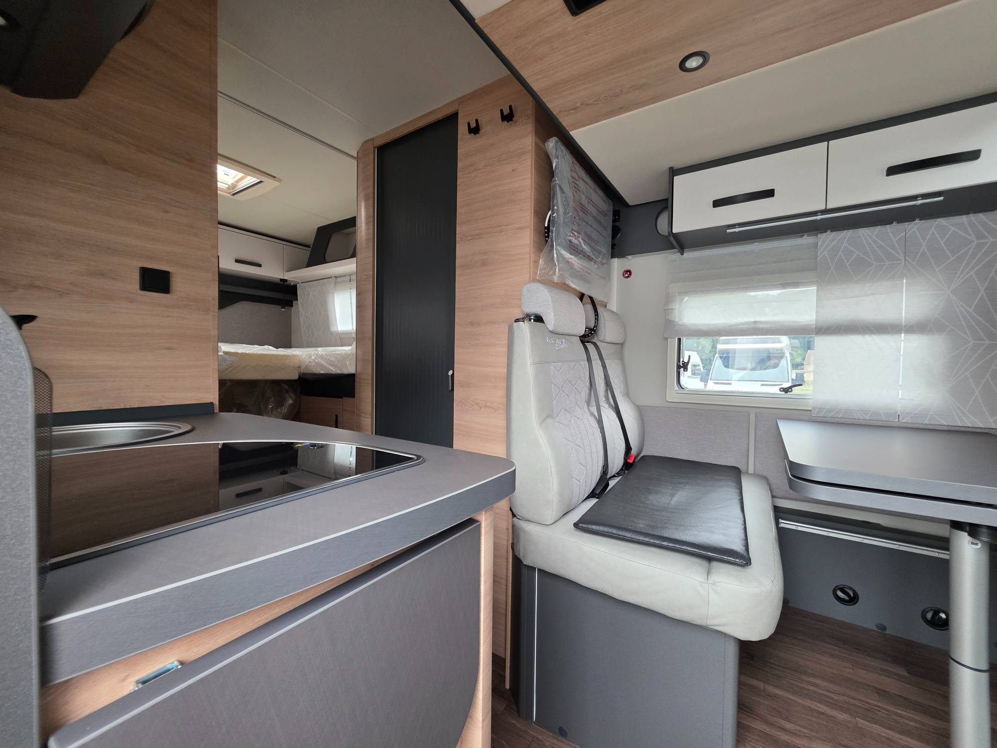 KNAUS L!VE WAVE 650 MEG PLATINUM SELECTION