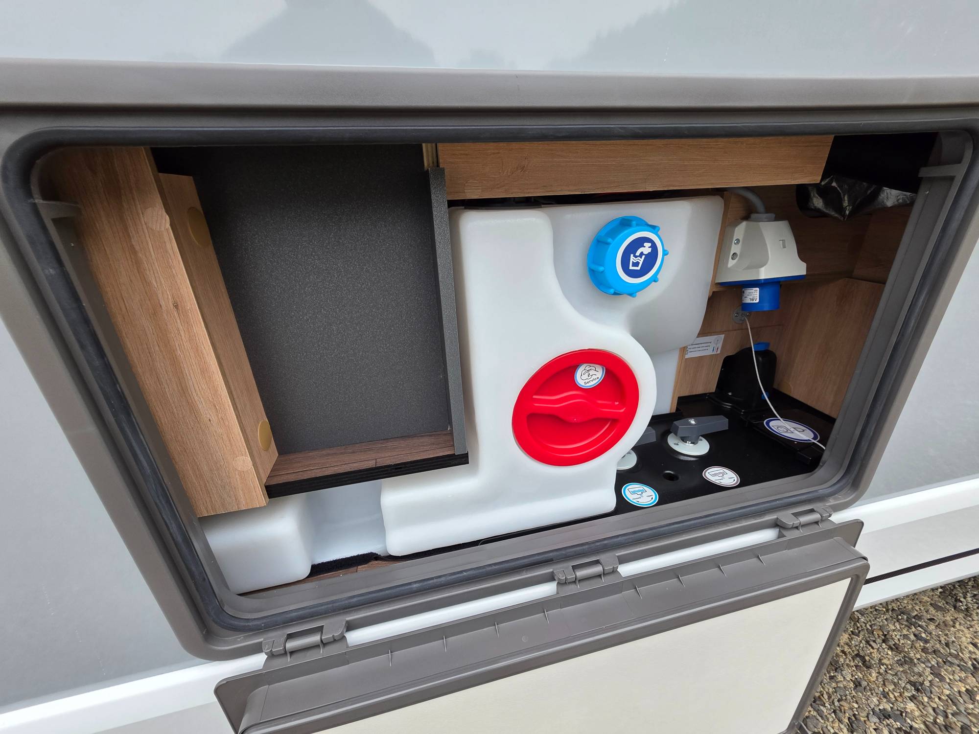 KNAUS L!VE WAVE 650 MEG PLATINUM SELECTION