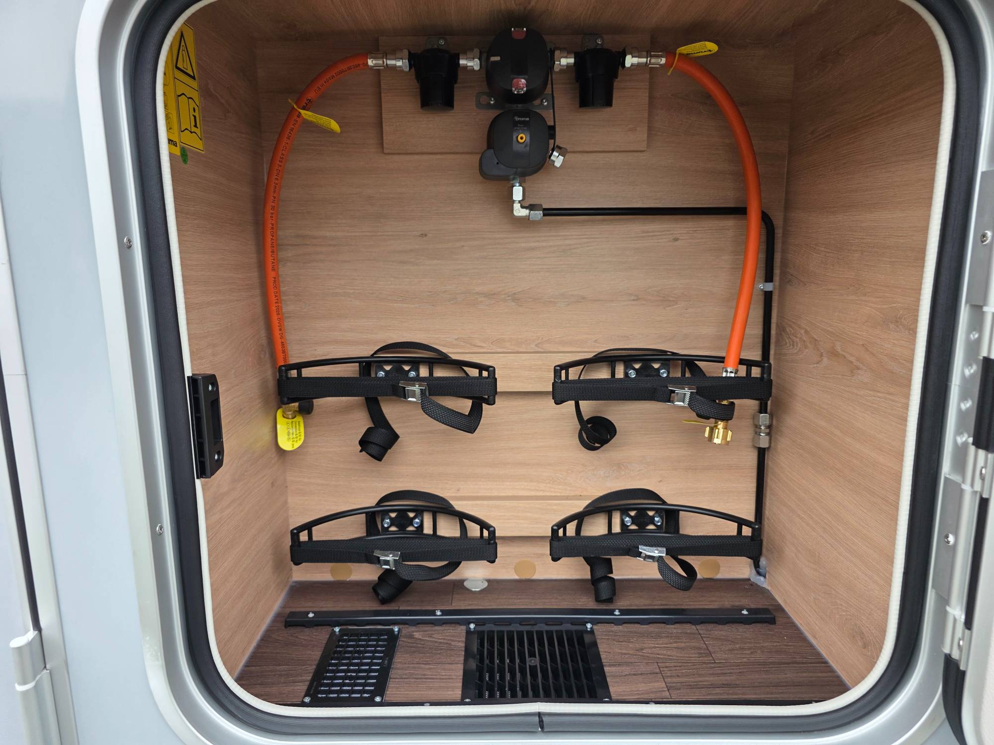KNAUS L!VE WAVE 650 MEG PLATINUM SELECTION