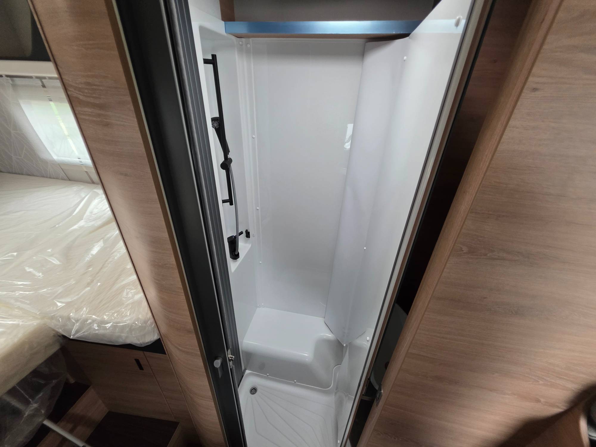 KNAUS L!VE WAVE 650 MEG PLATINUM SELECTION