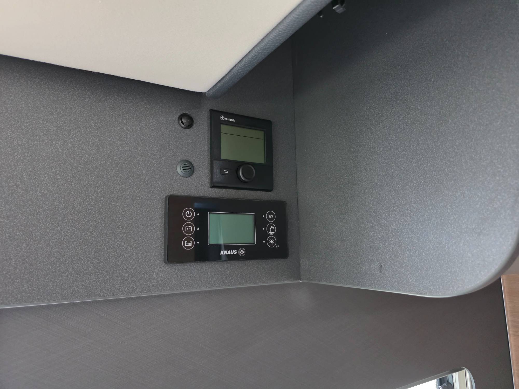 KNAUS L!VE WAVE 650 MEG PLATINUM SELECTION