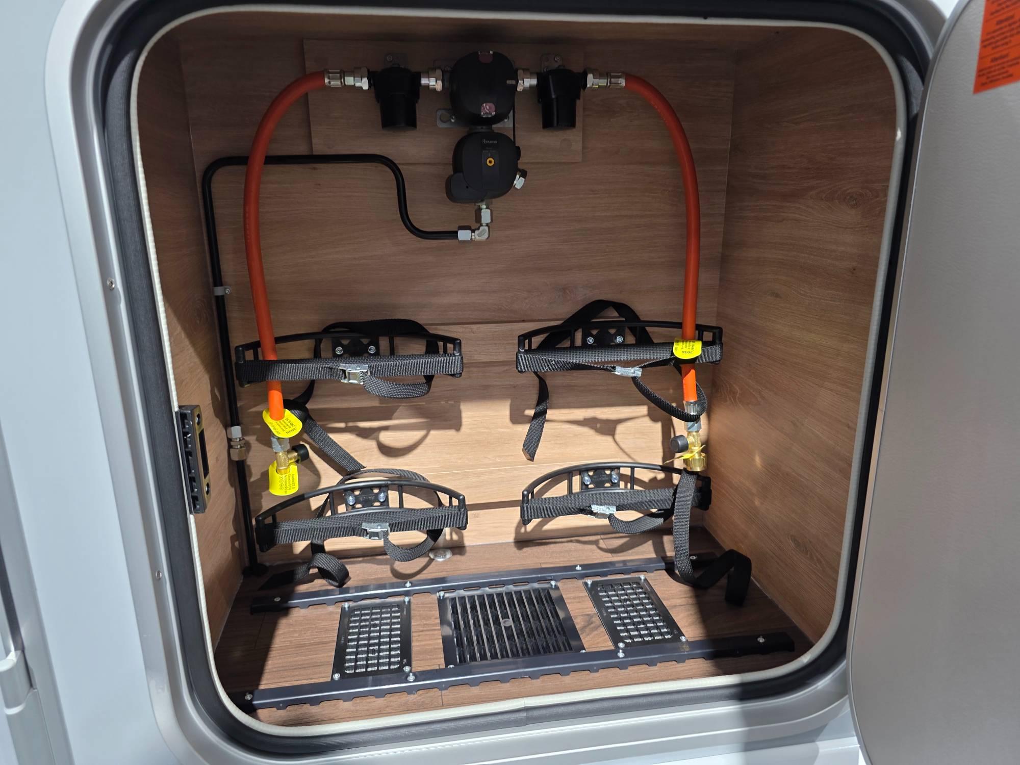KNAUS L!VE WAVE 650 MF PLATINUM SELECTION