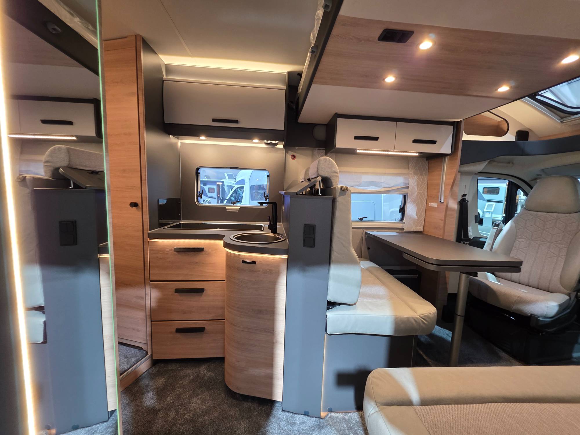 KNAUS L!VE WAVE 650 MF PLATINUM SELECTION