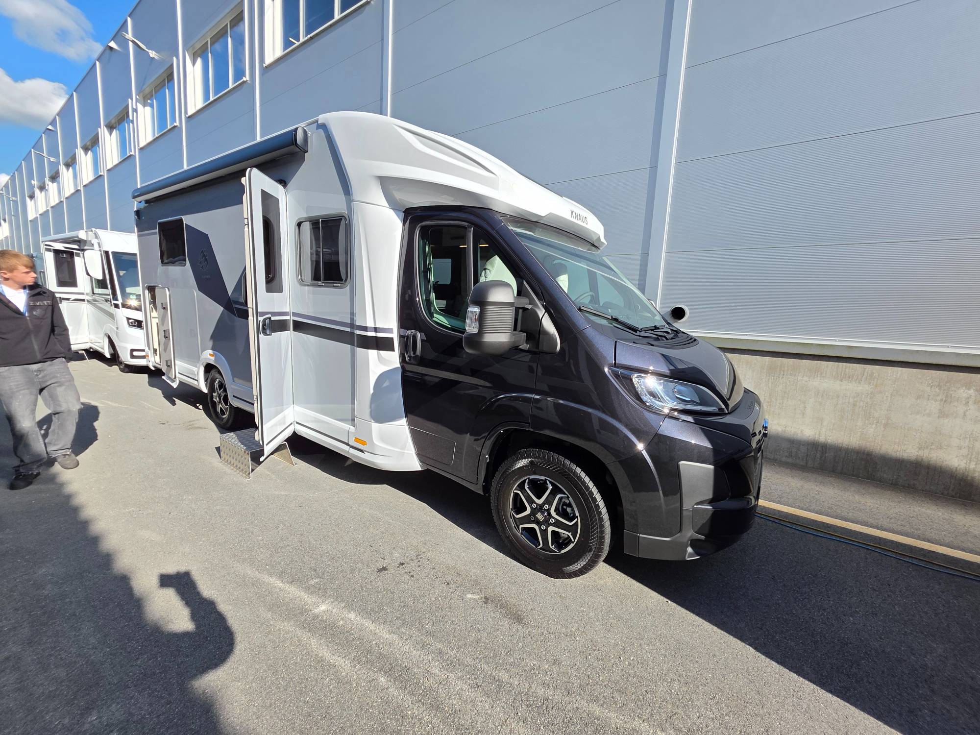 KNAUS L!VE WAVE 700 DX PLATINUM SELECTION