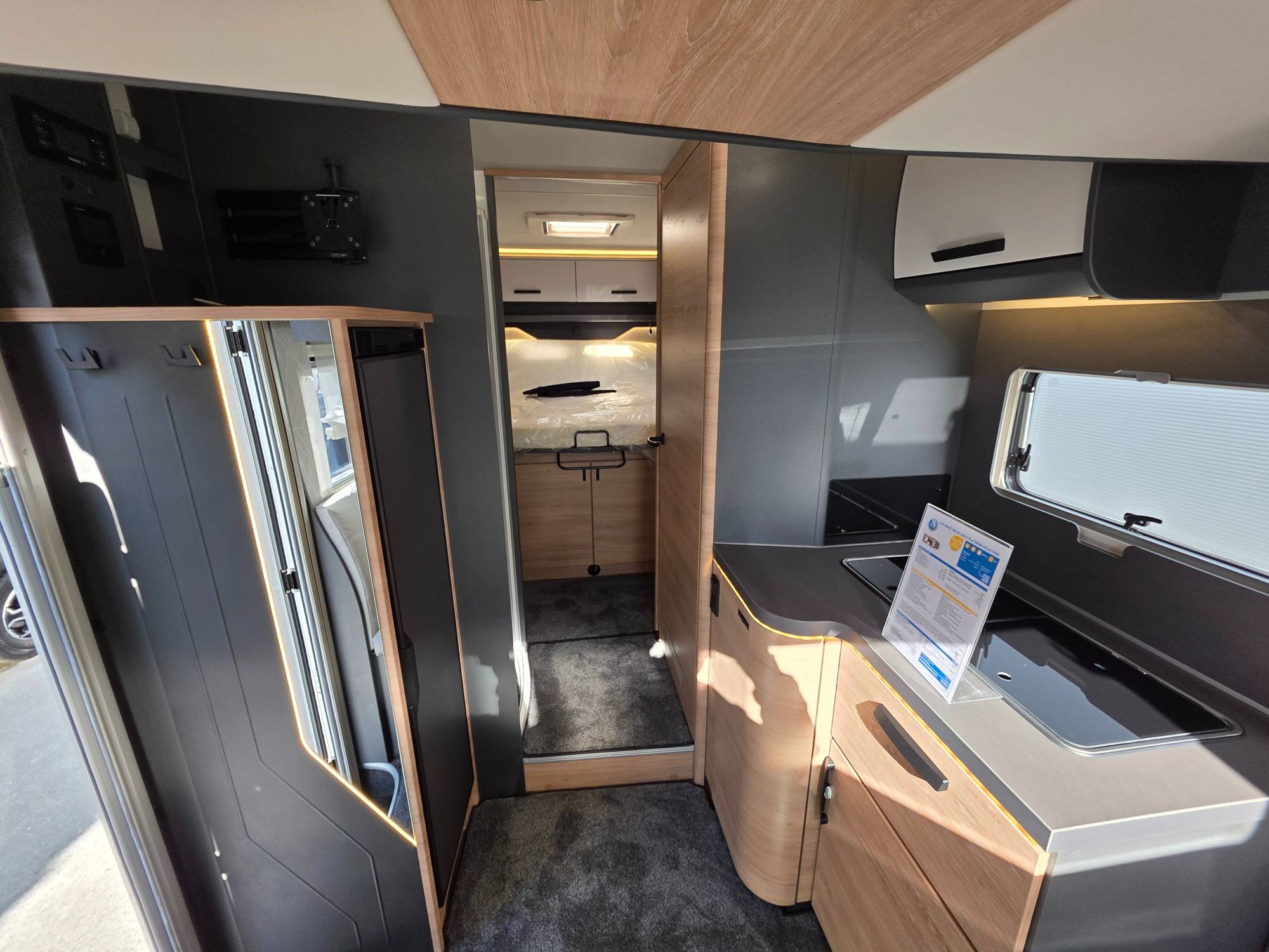 KNAUS L!VE WAVE 700 DX PLATINUM SELECTION