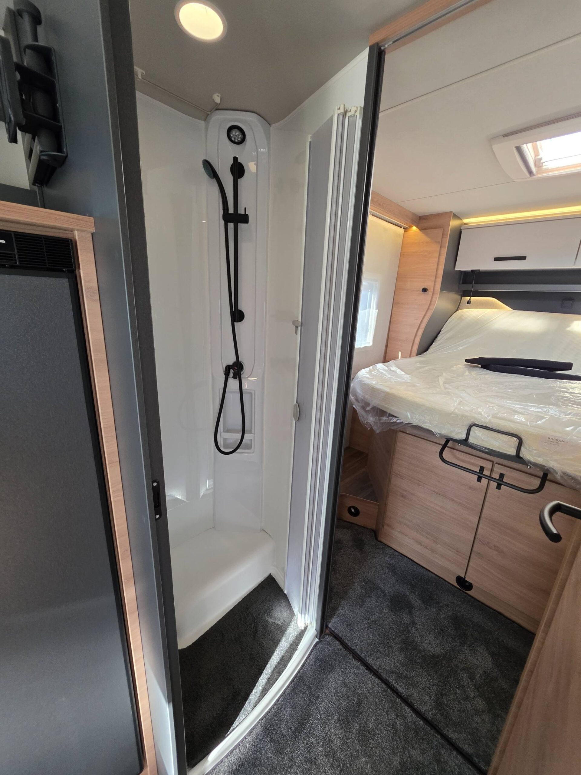 KNAUS L!VE WAVE 700 DX PLATINUM SELECTION
