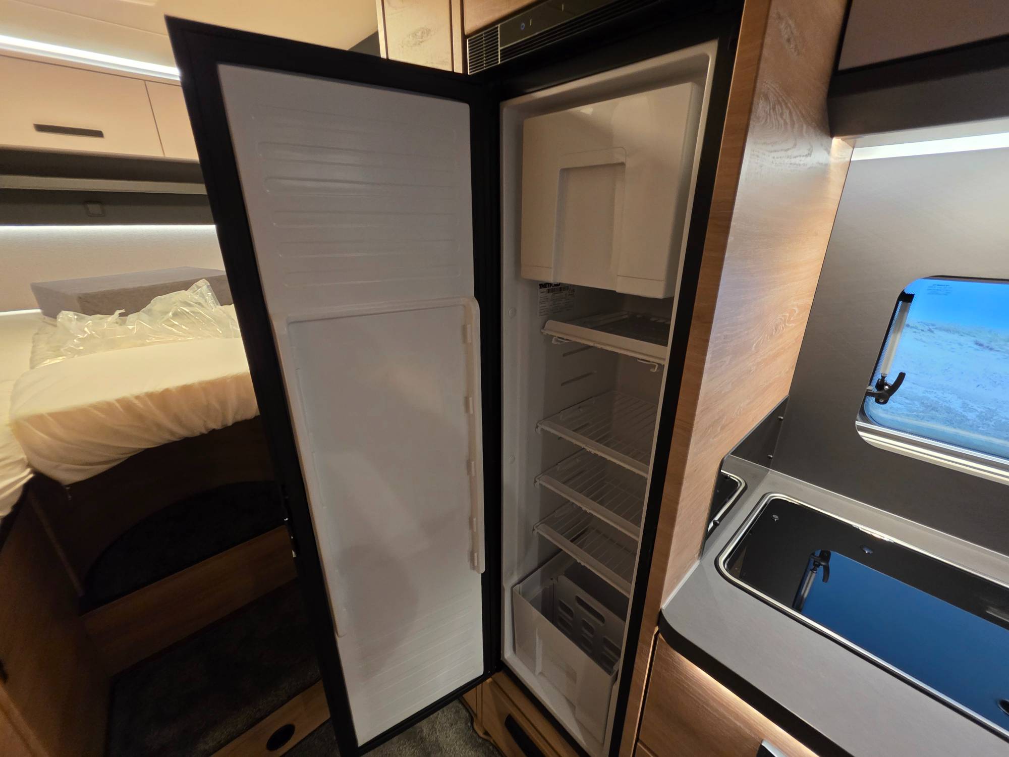 KNAUS L!VE WAVE 700 MEG PLATINUM SELECTION