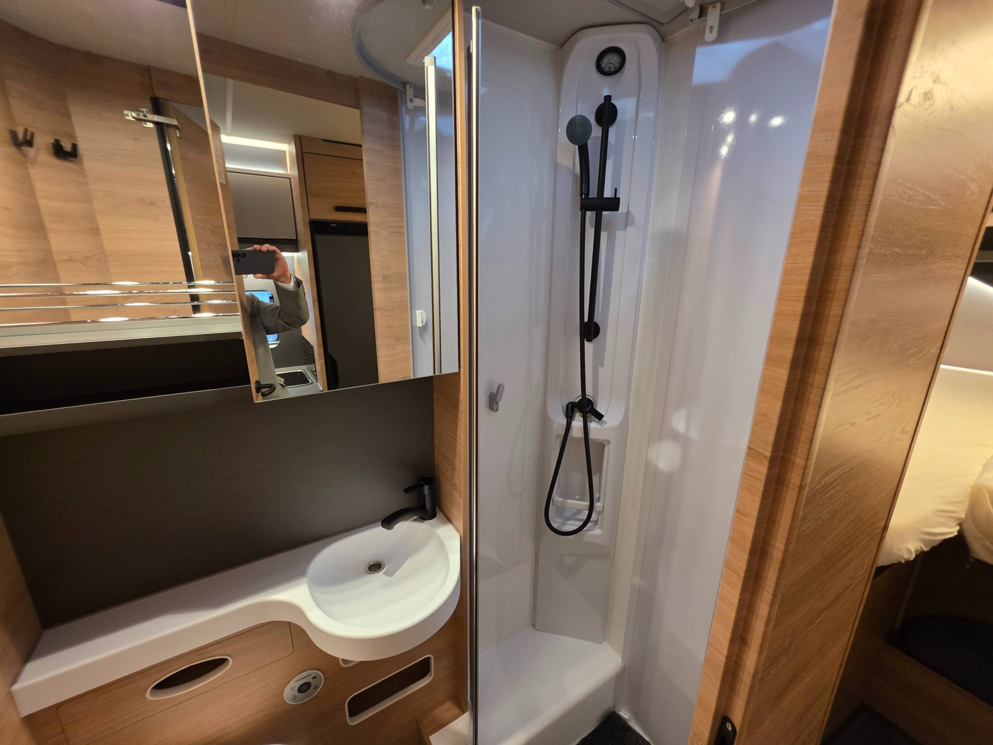 KNAUS L!VE WAVE 700 MEG PLATINUM SELECTION