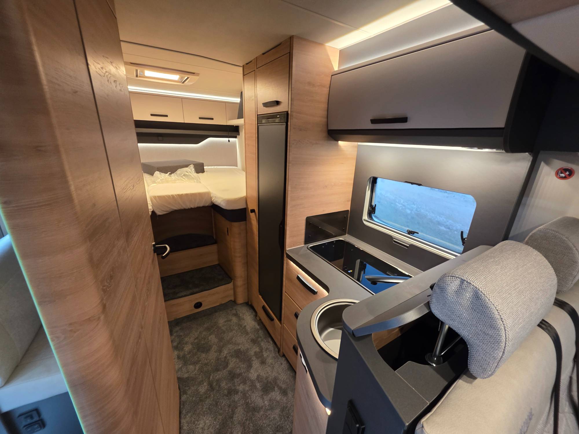 KNAUS L!VE WAVE 700 MEG PLATINUM SELECTION