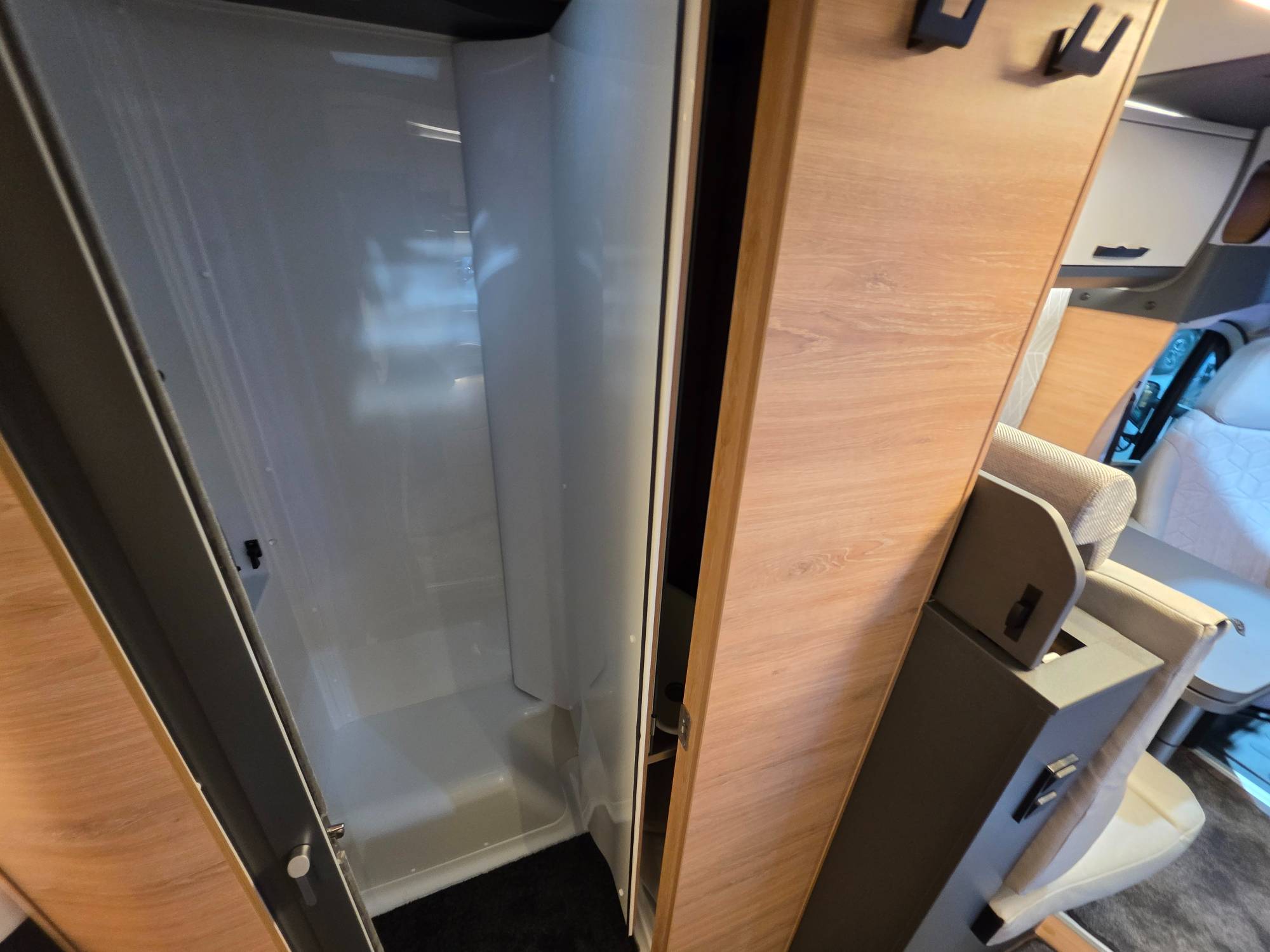 KNAUS LIVE TI 650 MEG PLATINUM SELECTION