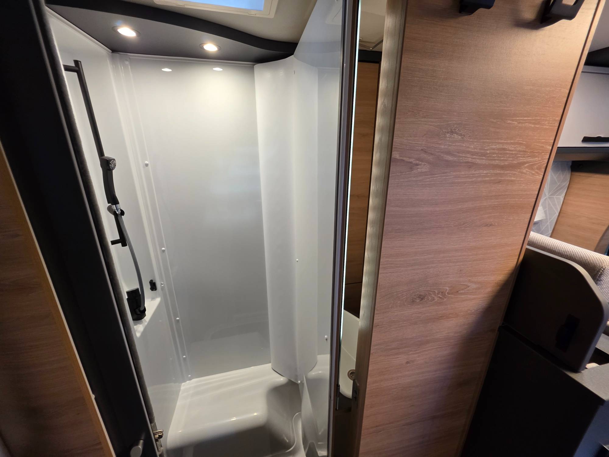 KNAUS LIVE TI 650 MEG PLATINUM SELECTION
