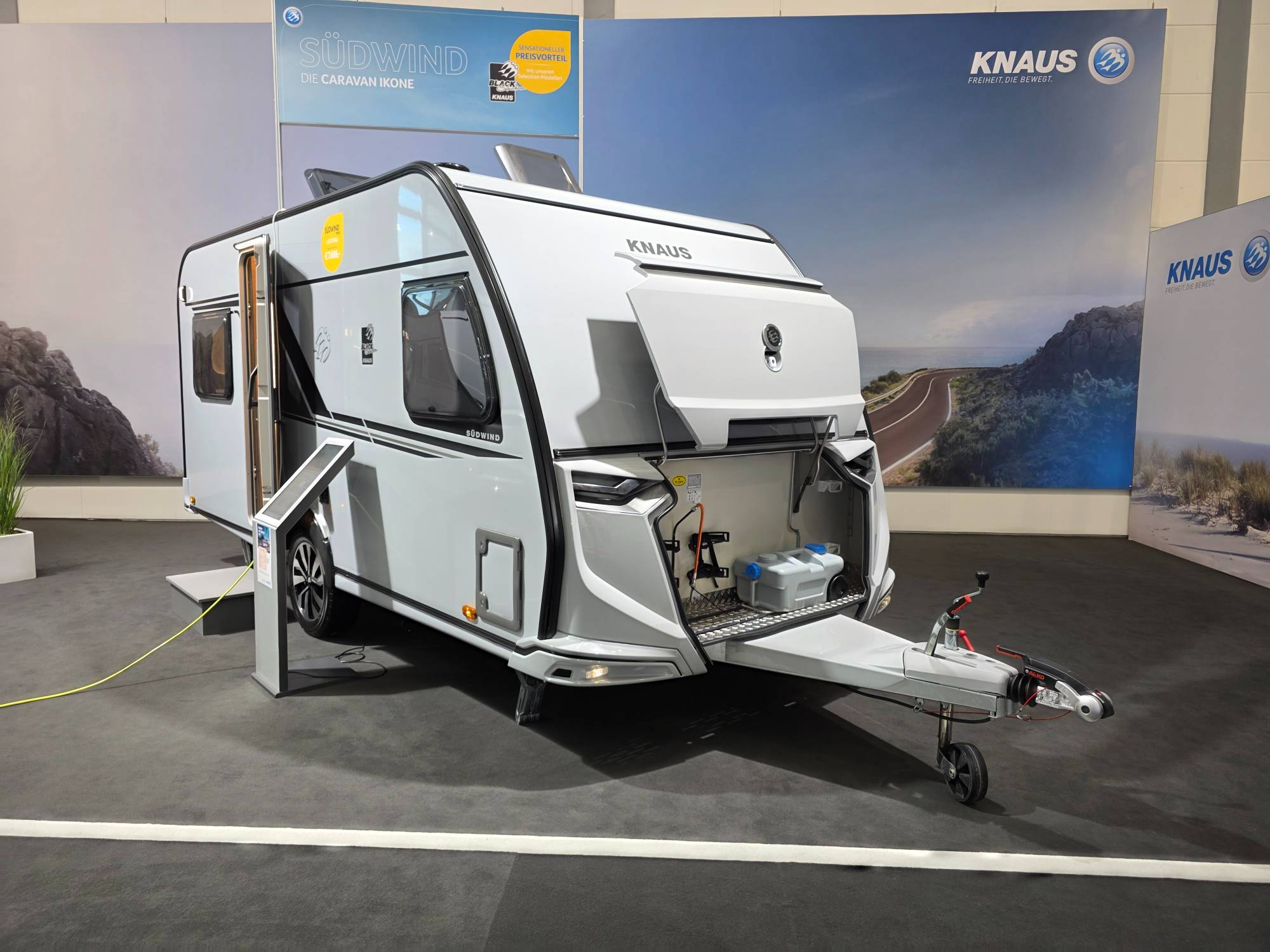 KNAUS SÜDWIND 450 FU BLACK SELECTION