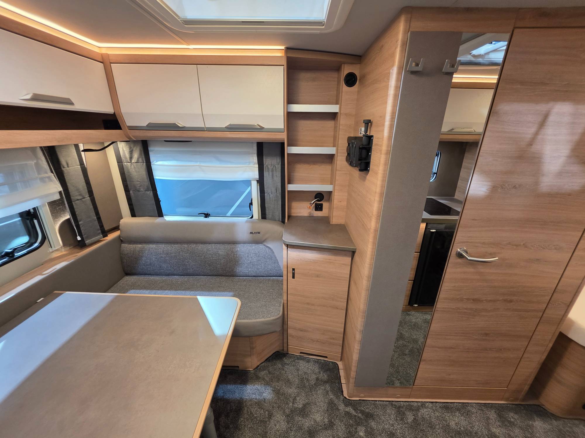 KNAUS SÜDWIND 460 EU BLACK SELECTION