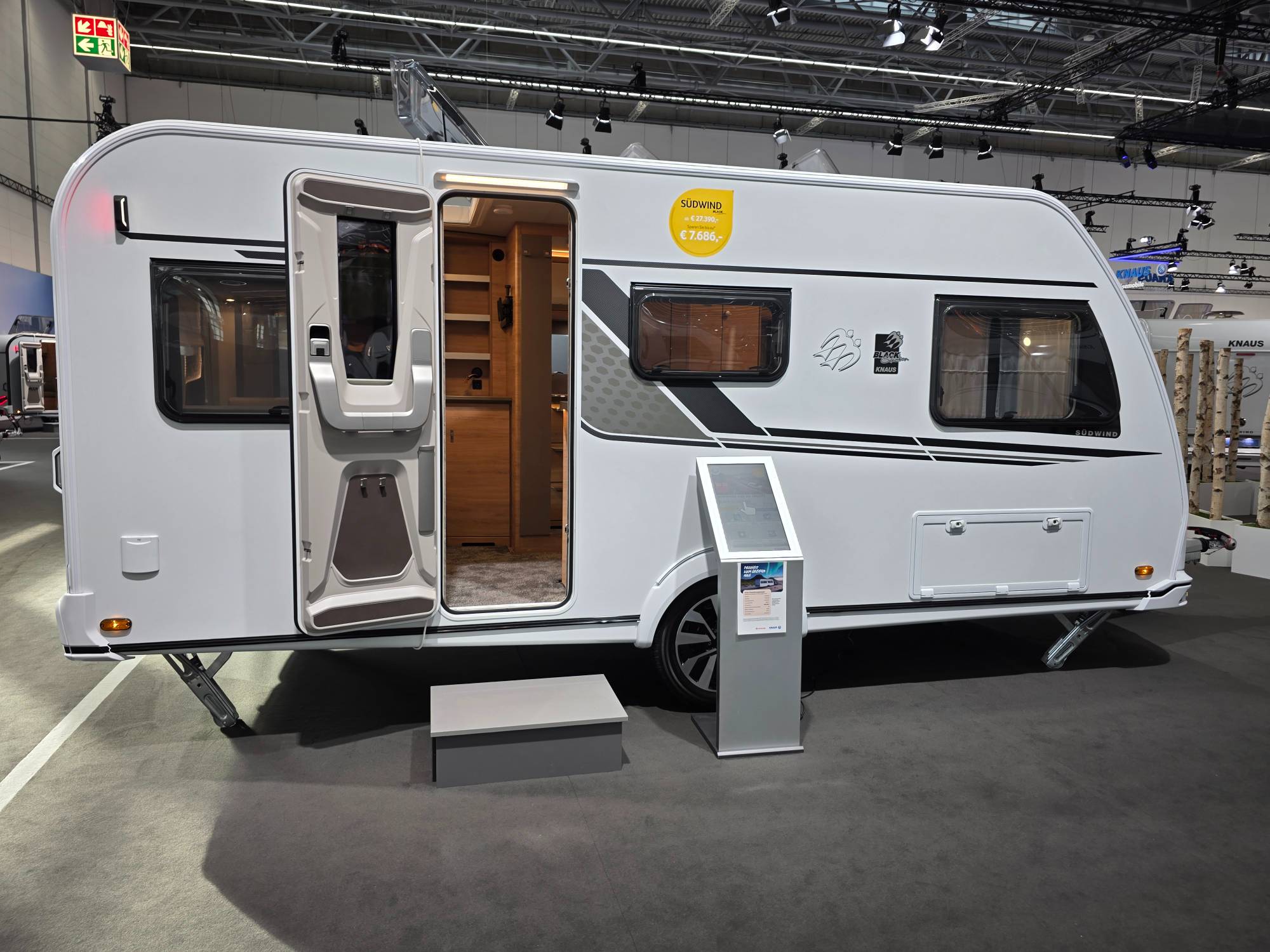 KNAUS SÜDWIND 460 EU BLACK SELECTION