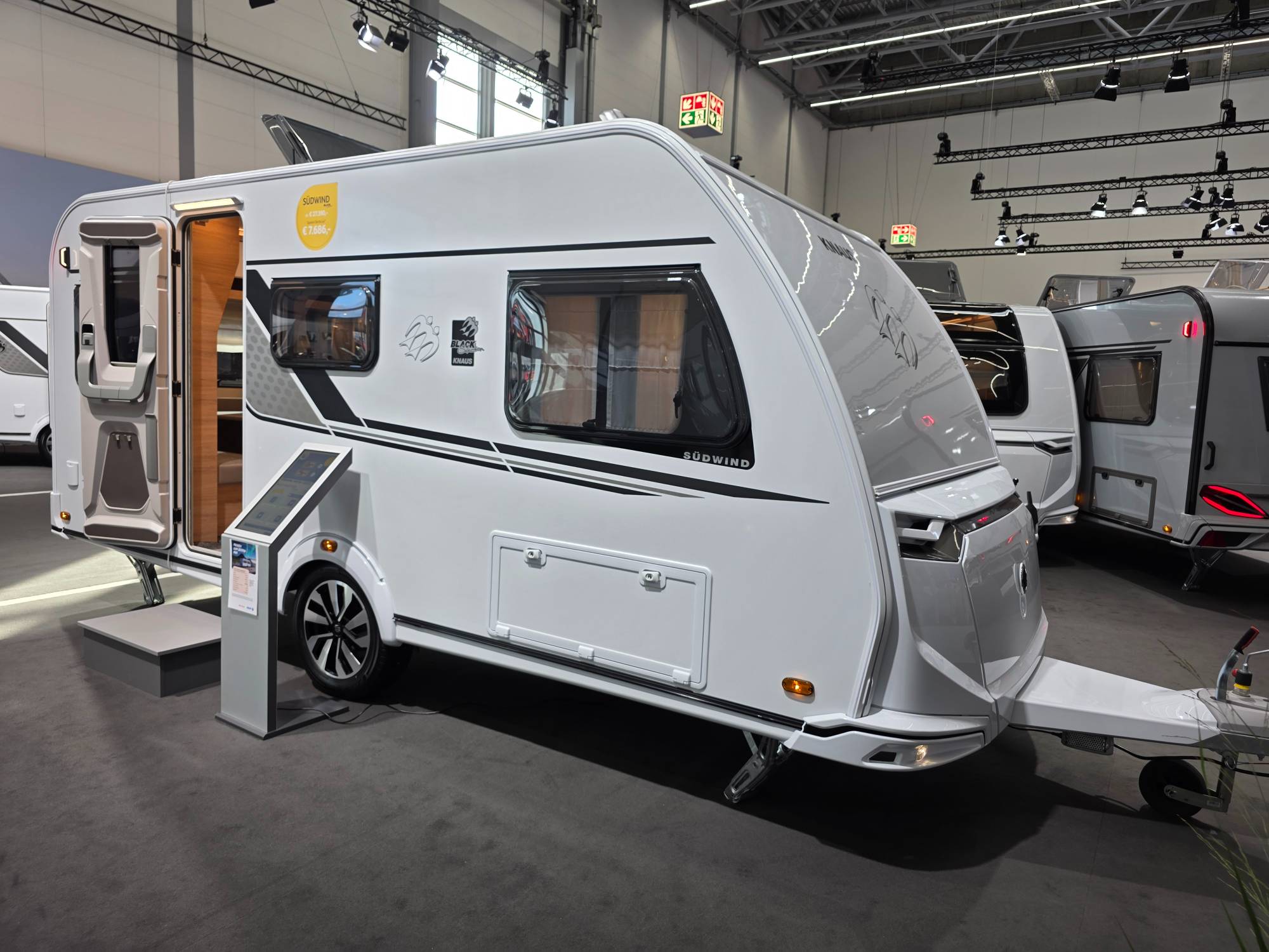 KNAUS SÜDWIND 460 EU BLACK SELECTION