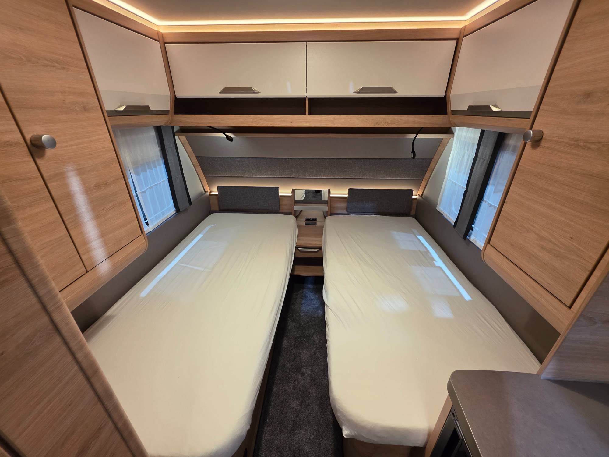 KNAUS SÜDWIND 460 EU BLACK SELECTION