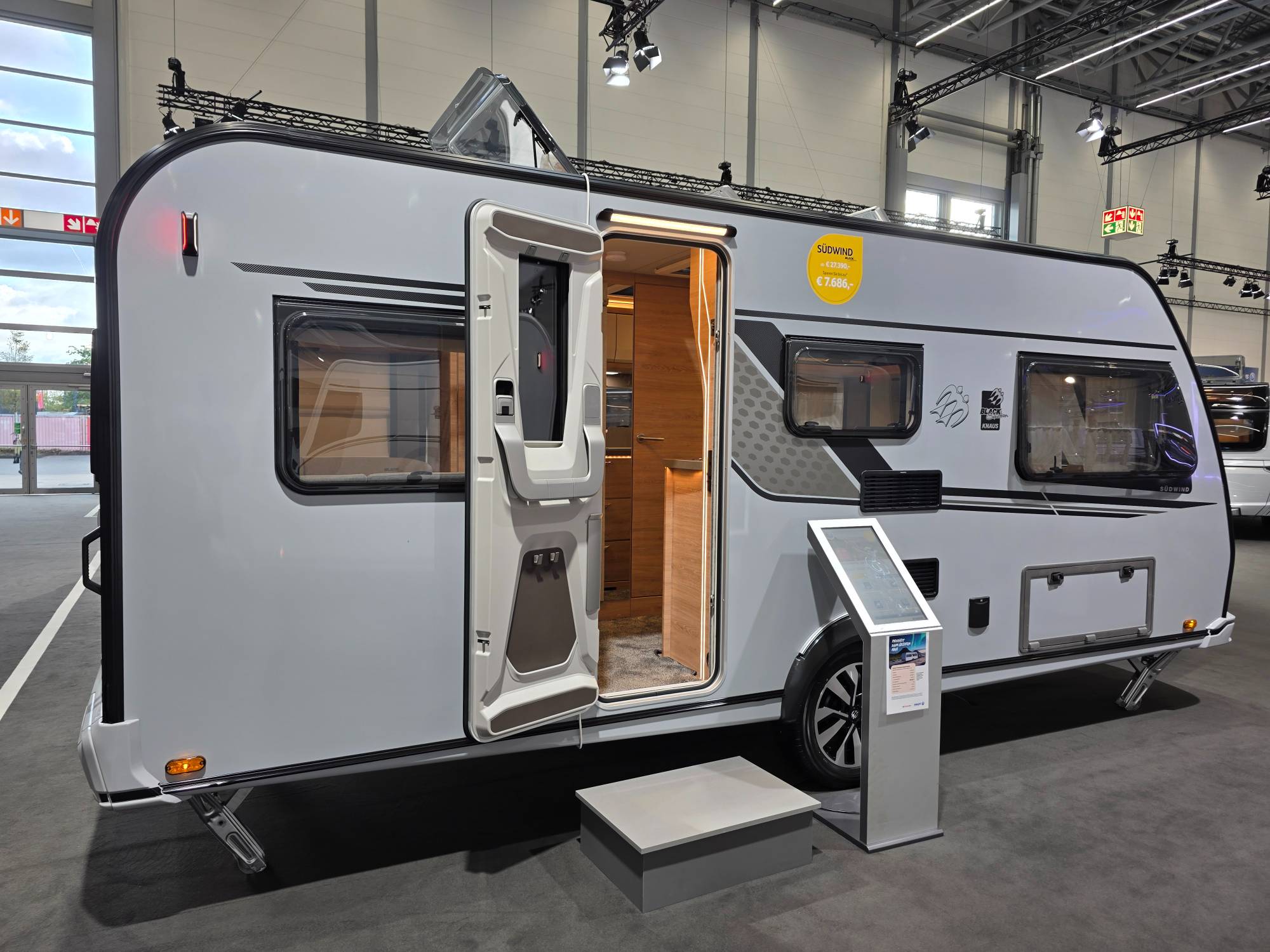 KNAUS SÜDWIND 500 EU BLACK SELECTION